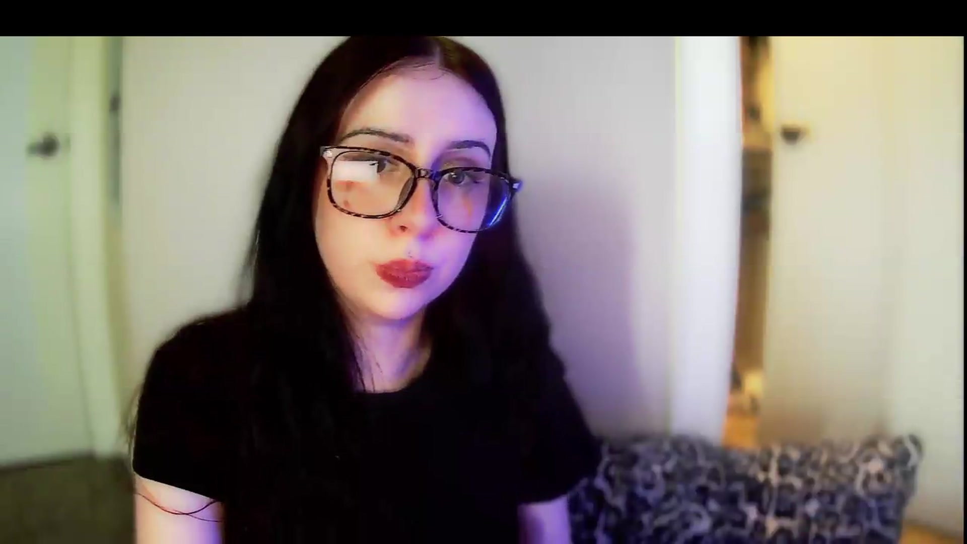 Gallery image thumbnail from Vixendrips's myfreecams stream on, 05/26/2026, 18:13 image 7 of 20