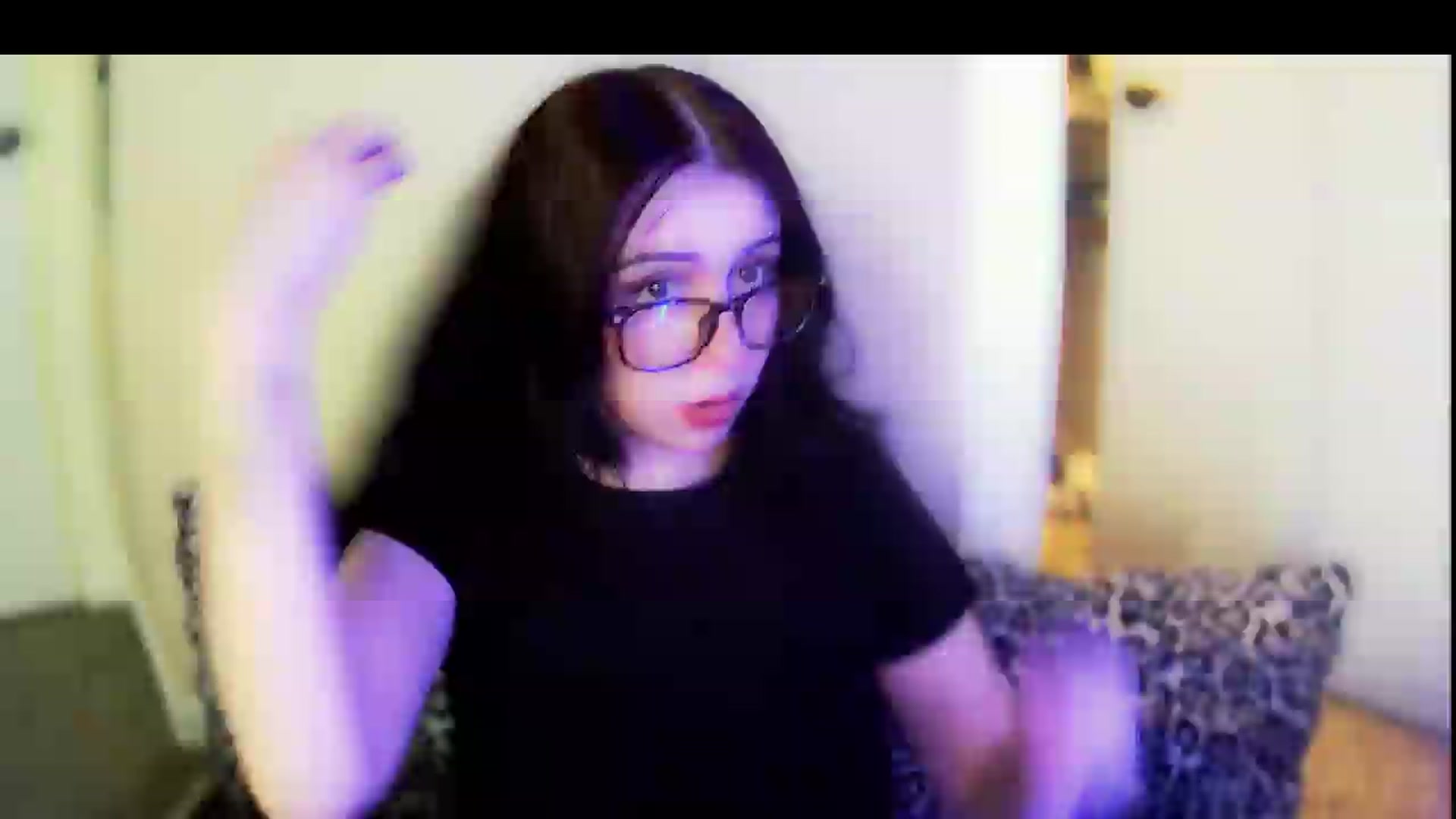 Gallery image thumbnail from Vixendrips's myfreecams stream on, 05/26/2026, 18:13 image 1 of 20