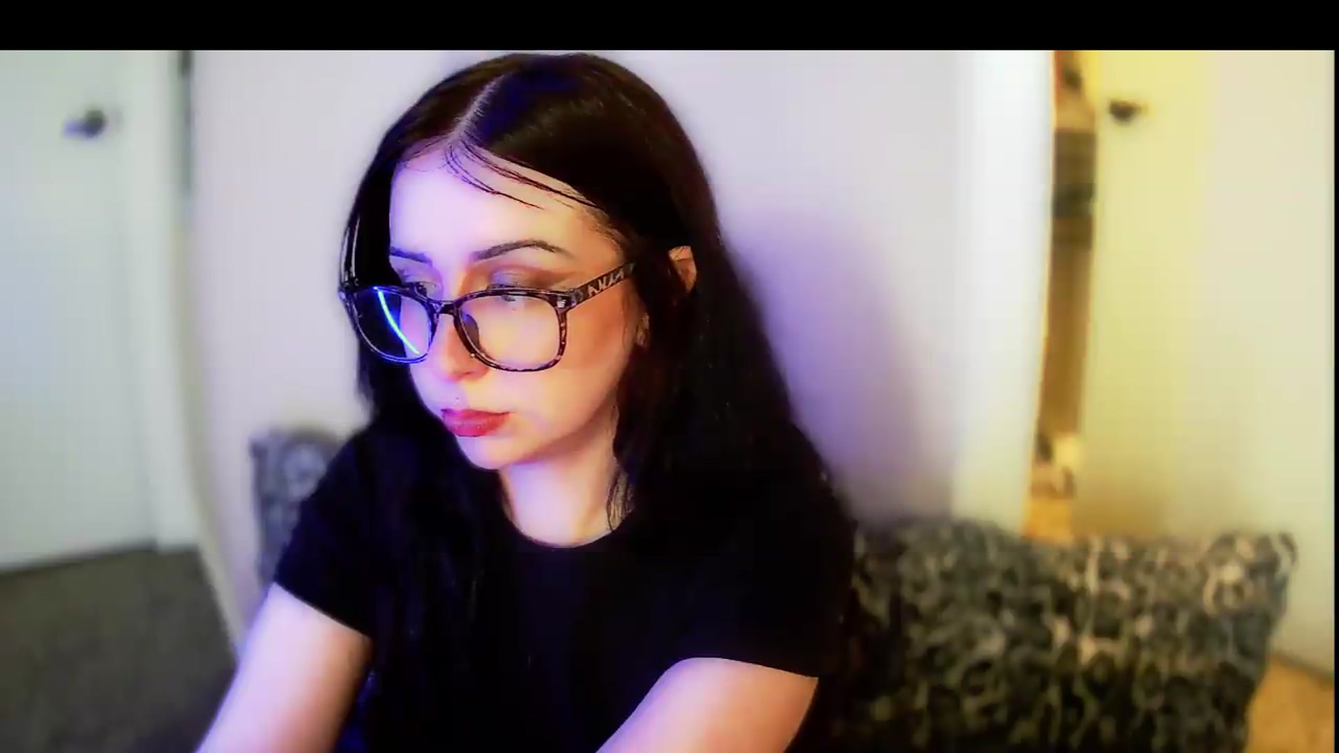 Gallery image thumbnail from Vixendrips's myfreecams stream on, 05/26/2026, 18:13 image 11 of 20