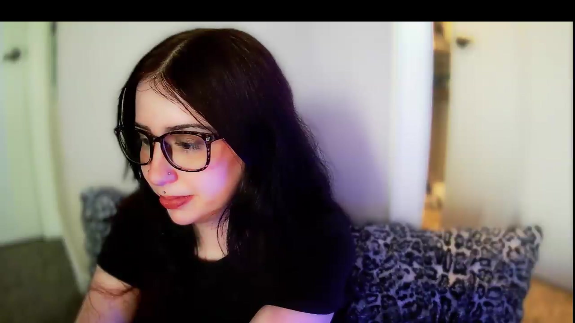 Gallery image thumbnail from Vixendrips's myfreecams stream on, 05/26/2026, 18:13 image 5 of 20