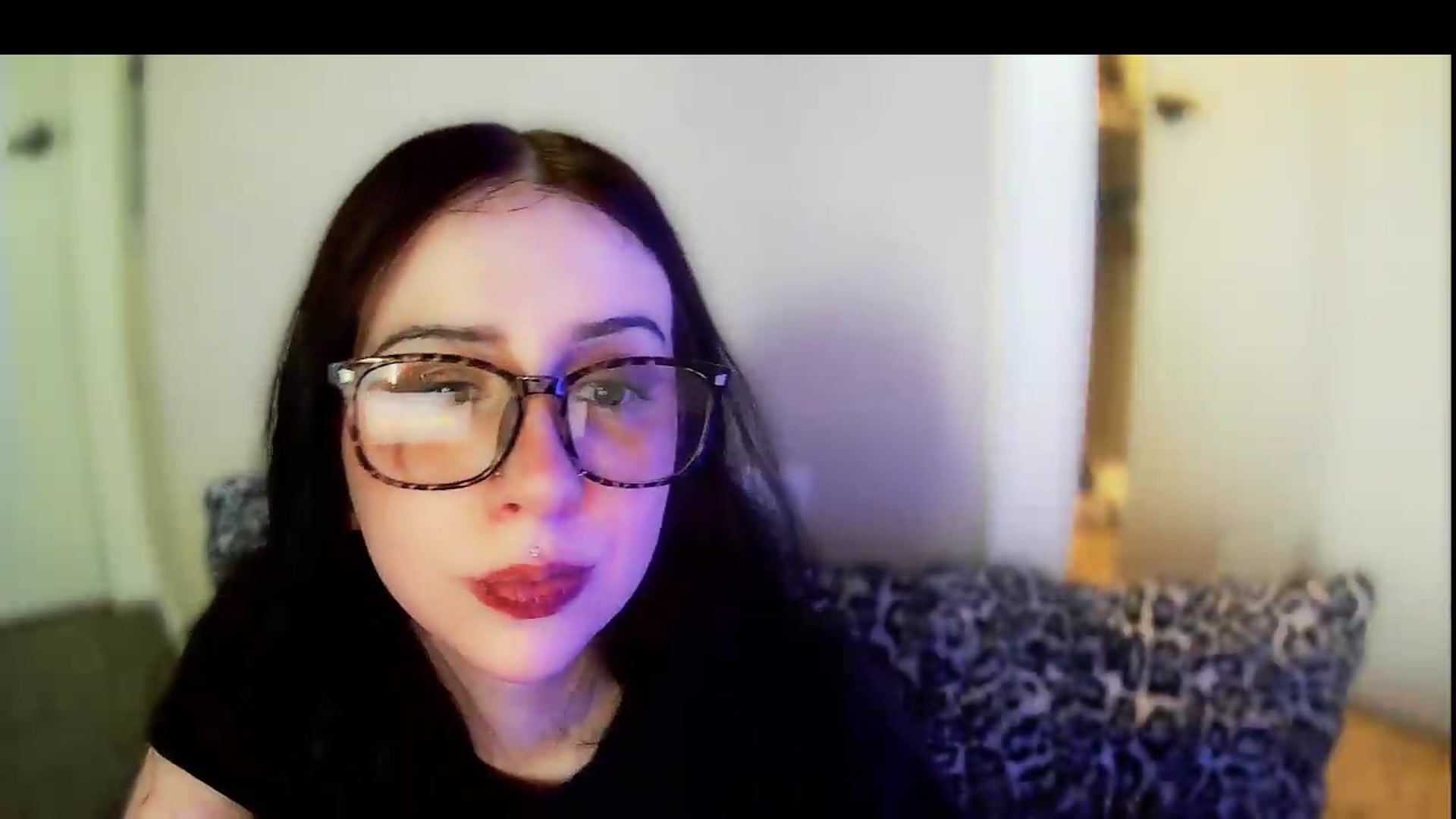 Gallery image thumbnail from Vixendrips's myfreecams stream on, 05/26/2026, 18:13 image 6 of 20