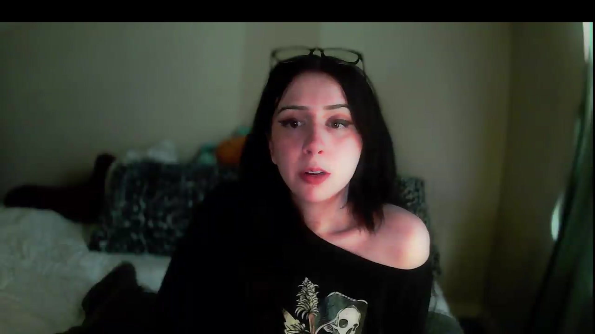 Gallery image thumbnail from Vixendrips's myfreecams stream on, 05/29/2026, 18:46 image 14 of 20
