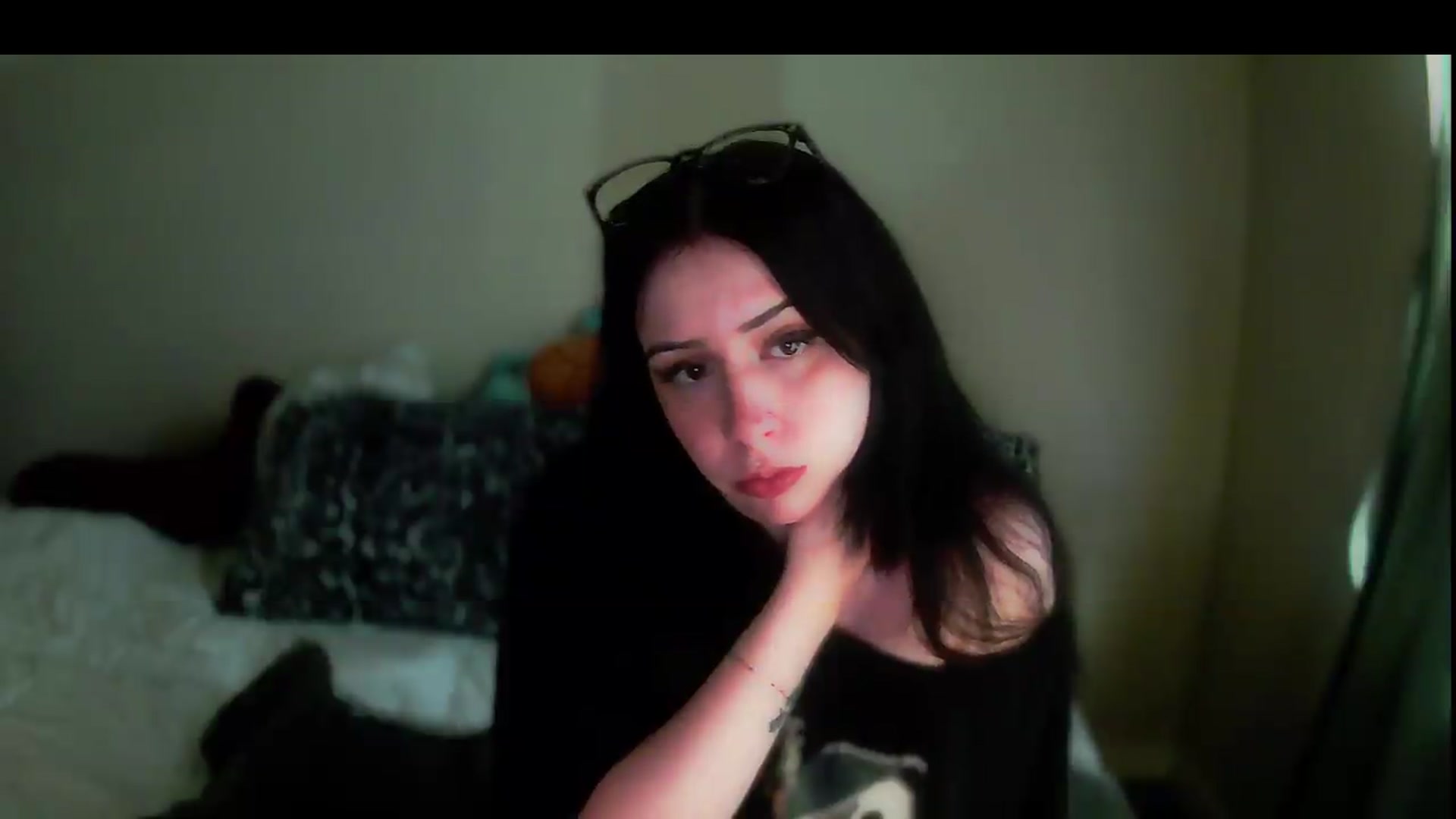 Gallery image thumbnail from Vixendrips's myfreecams stream on, 05/29/2026, 18:46 image 13 of 20