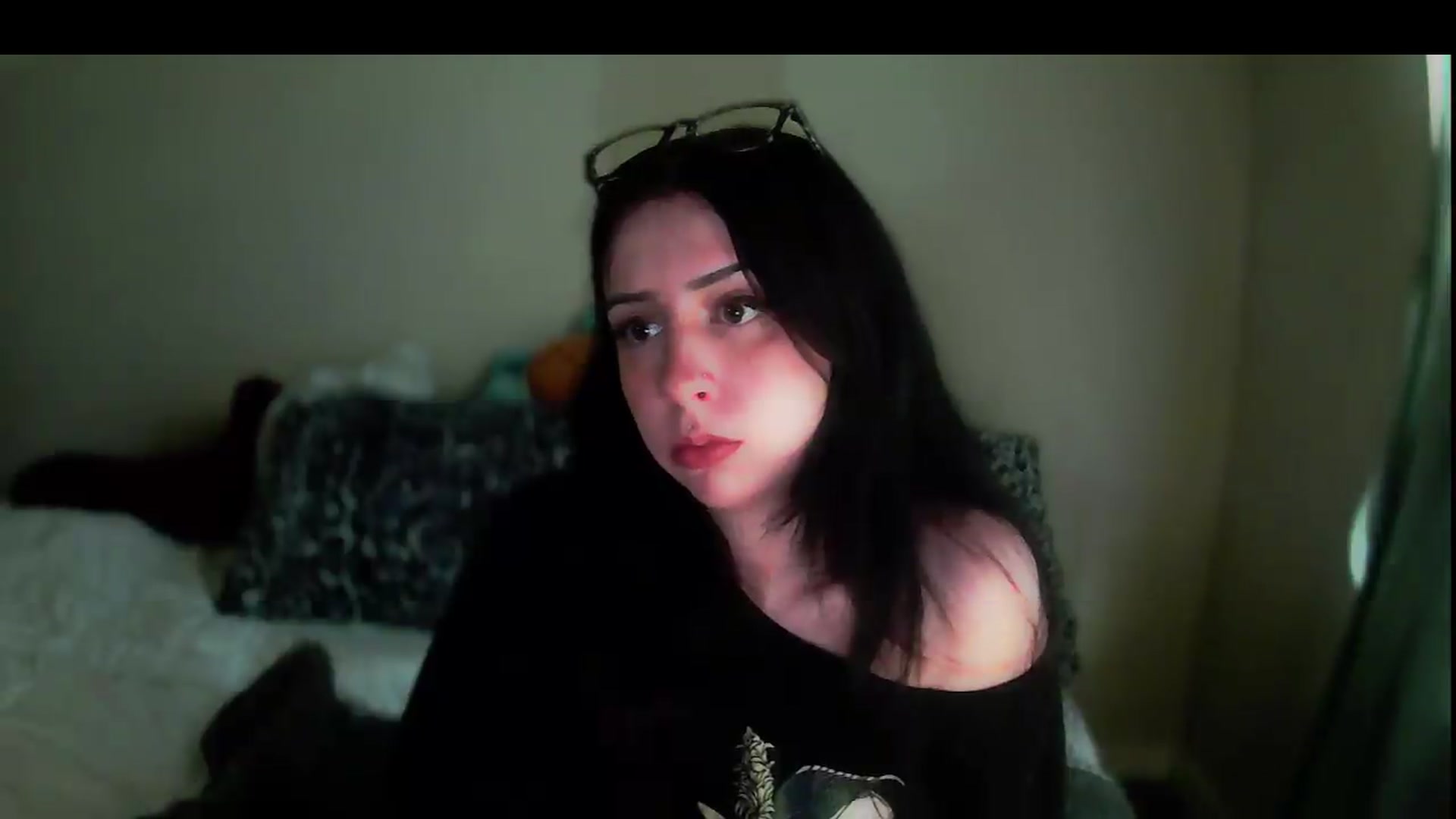 Gallery image thumbnail from Vixendrips's myfreecams stream on, 05/29/2026, 18:46 image 17 of 20
