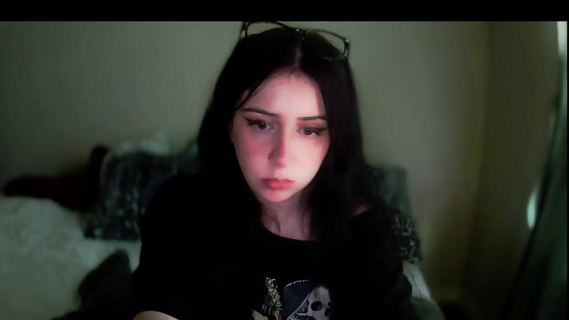 Gallery image thumbnail from Vixendrips's myfreecams stream on, 05/29/2026, 18:46 image 16 of 20