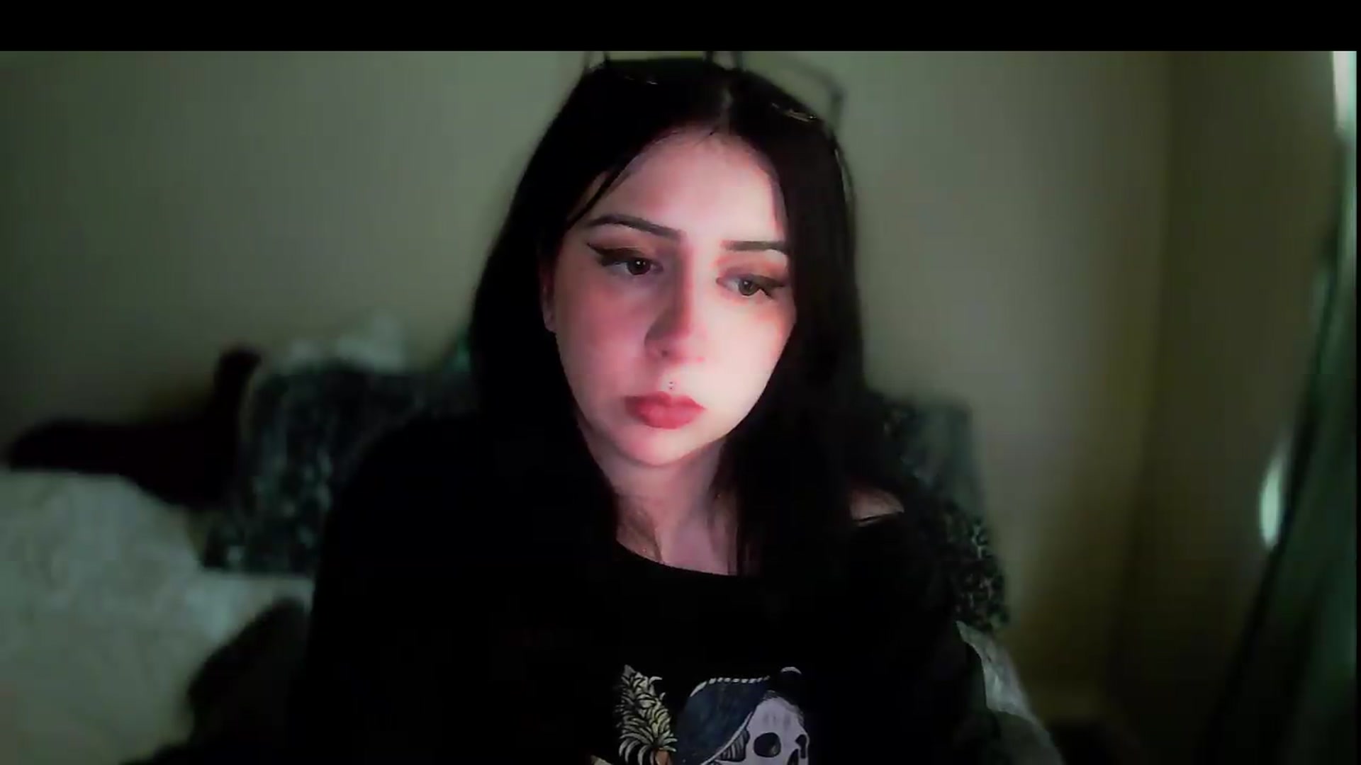 Gallery image thumbnail from Vixendrips's myfreecams stream on, 05/29/2026, 18:46 image 15 of 20