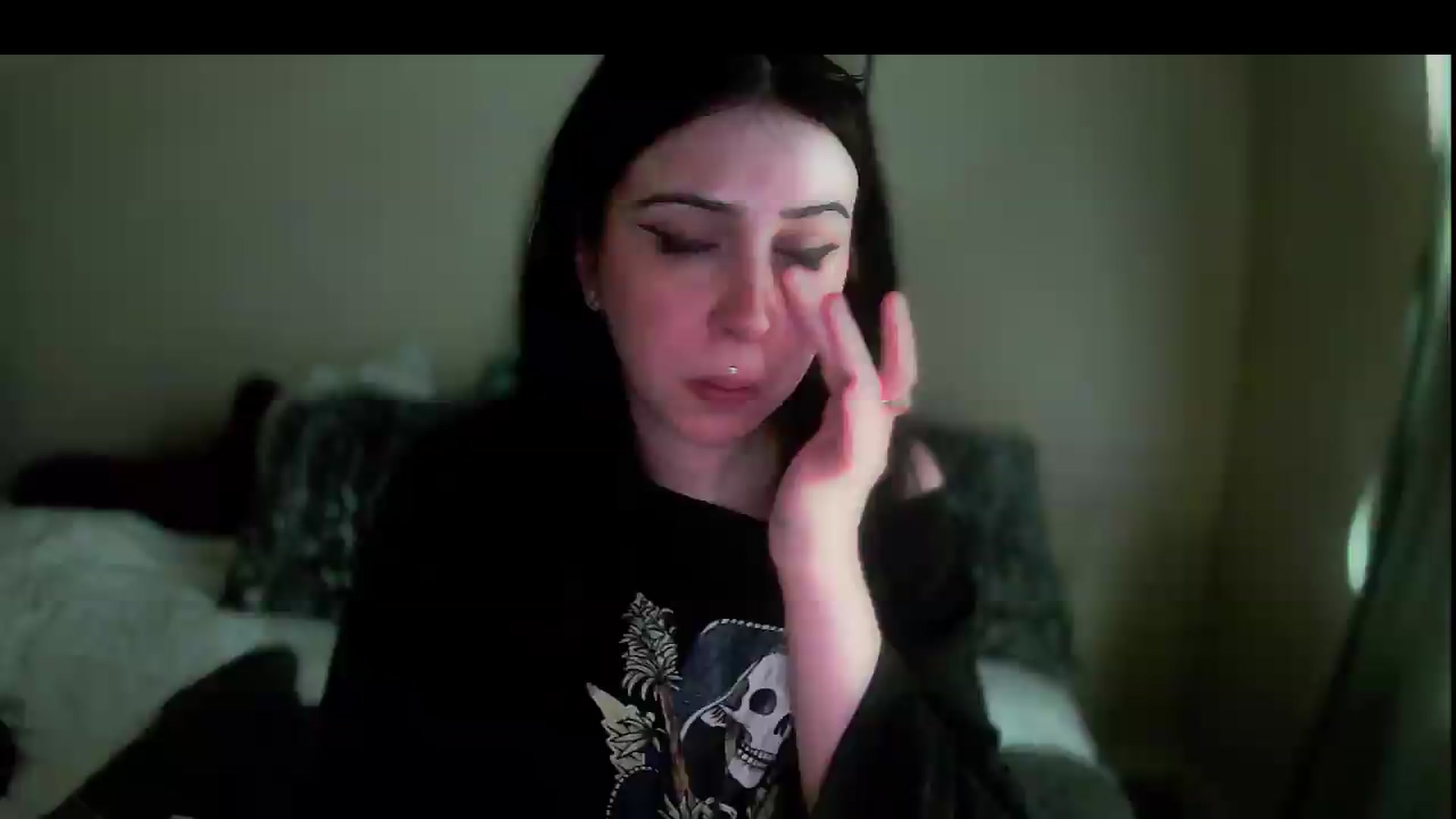 Gallery image thumbnail from Vixendrips's myfreecams stream on, 05/29/2026, 18:46 image 2 of 20