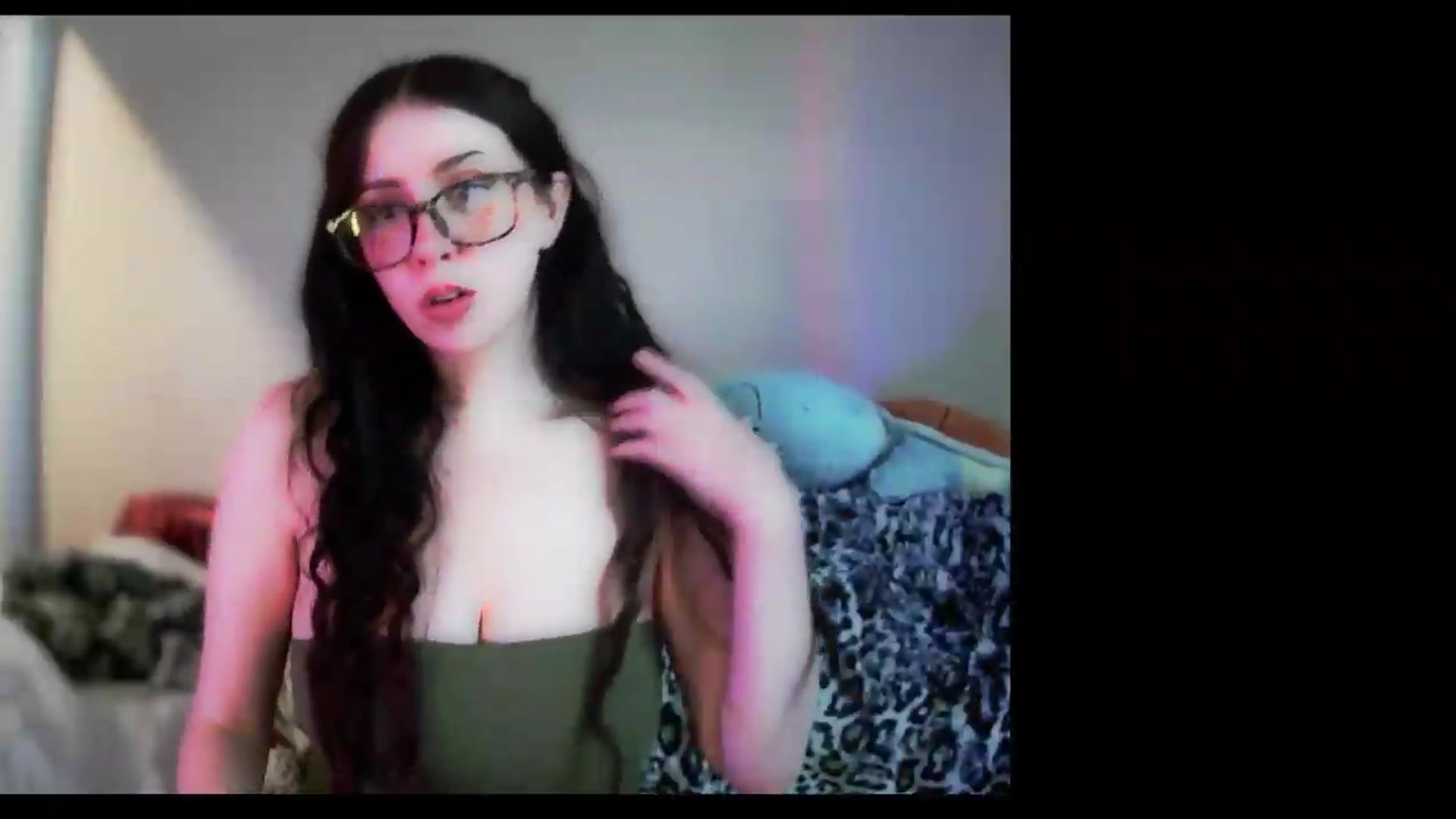 Gallery image thumbnail from Vixendrips's myfreecams stream on, 06/04/2026, 16:32 image 16 of 20