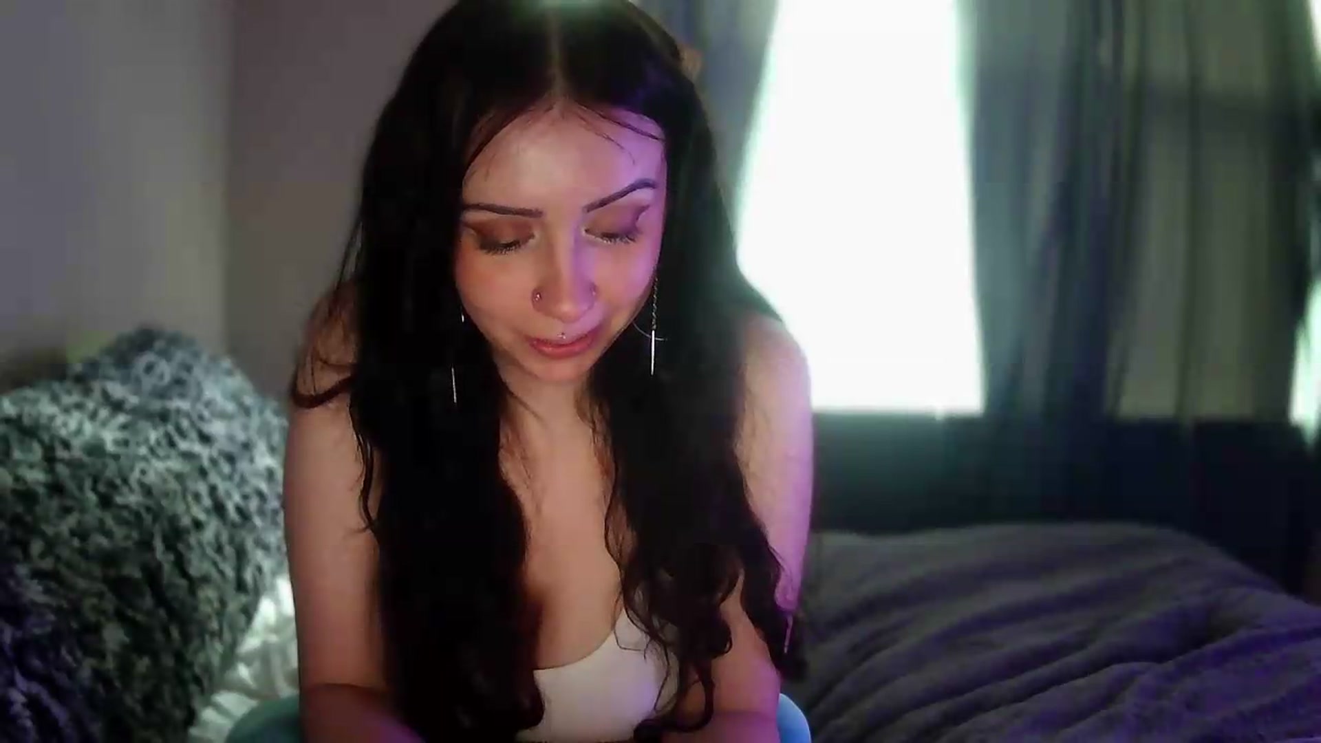 Gallery image thumbnail from Vixendrips's myfreecams stream on, 06/08/2026, 18:08 image 4 of 20