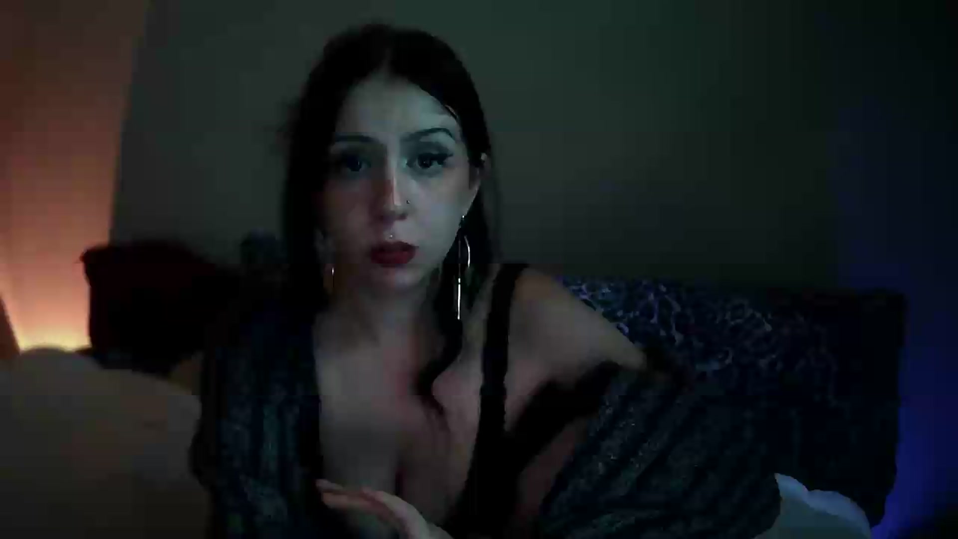 Gallery image thumbnail from Vixendrips's myfreecams stream on, 07/19/2026, 18:27 image 18 of 20