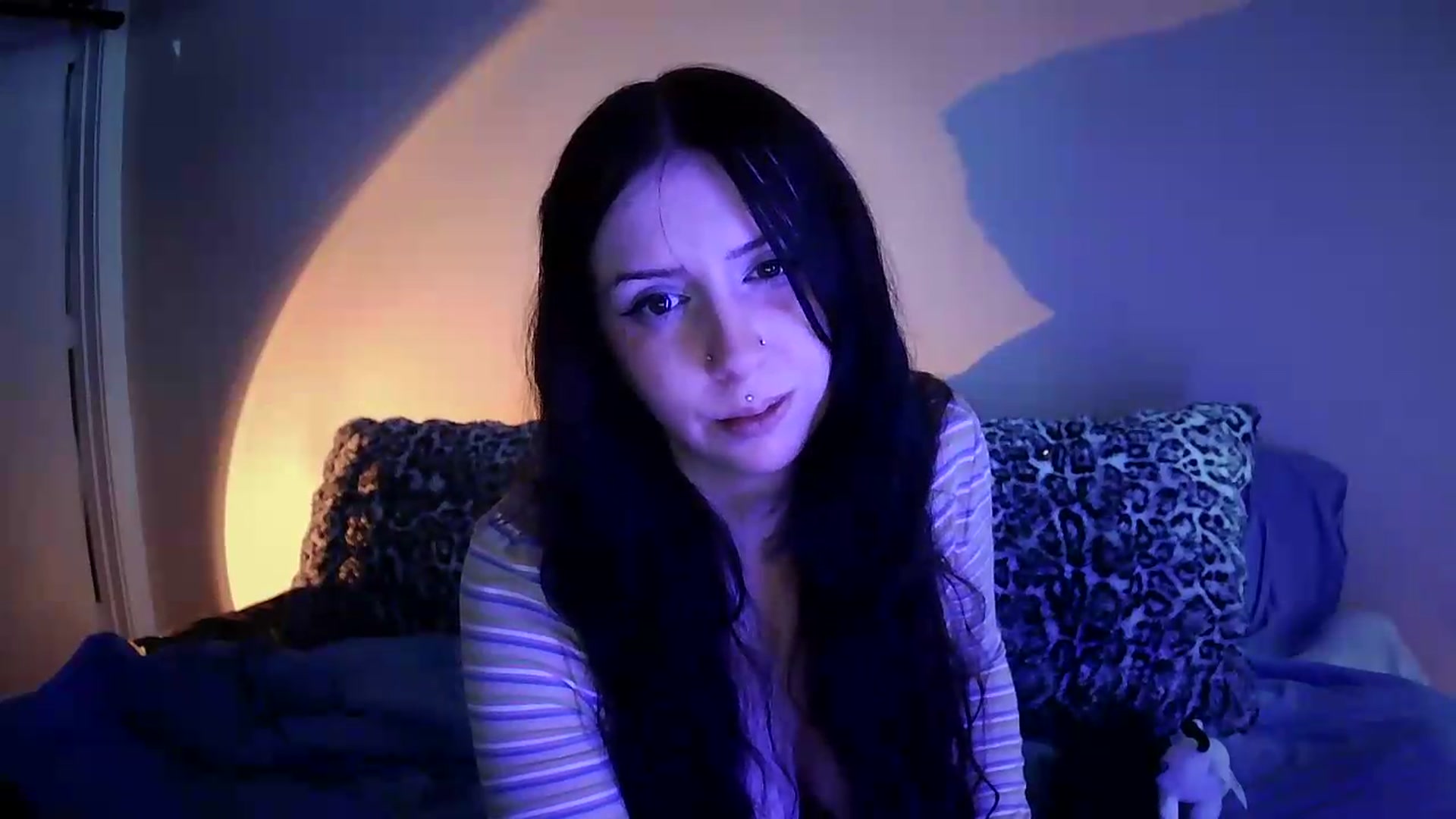Gallery image thumbnail from Vixendrips's myfreecams stream on, 08/14/2026, 19:19 image 19 of 20