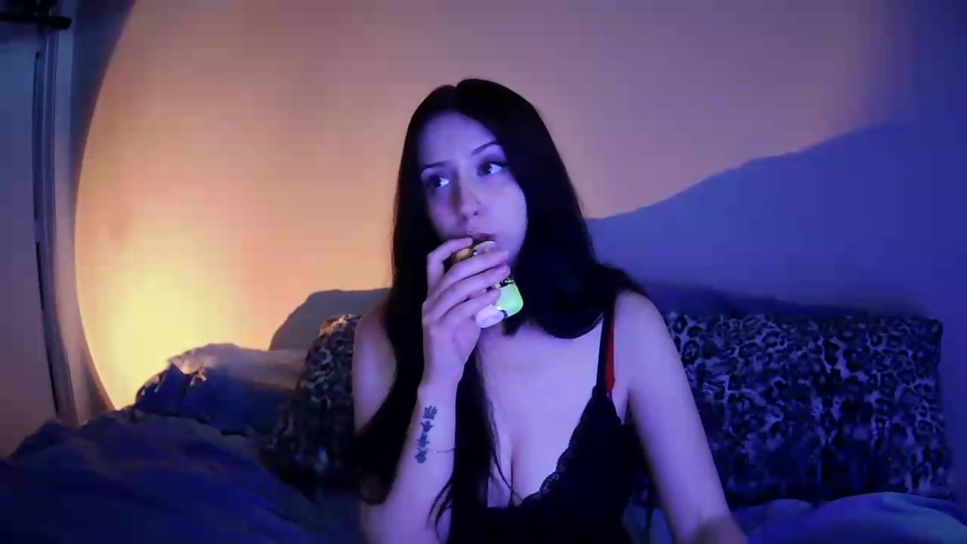 Gallery image thumbnail from Vixendrips's myfreecams stream on, 08/16/2026, 17:27 image 8 of 20