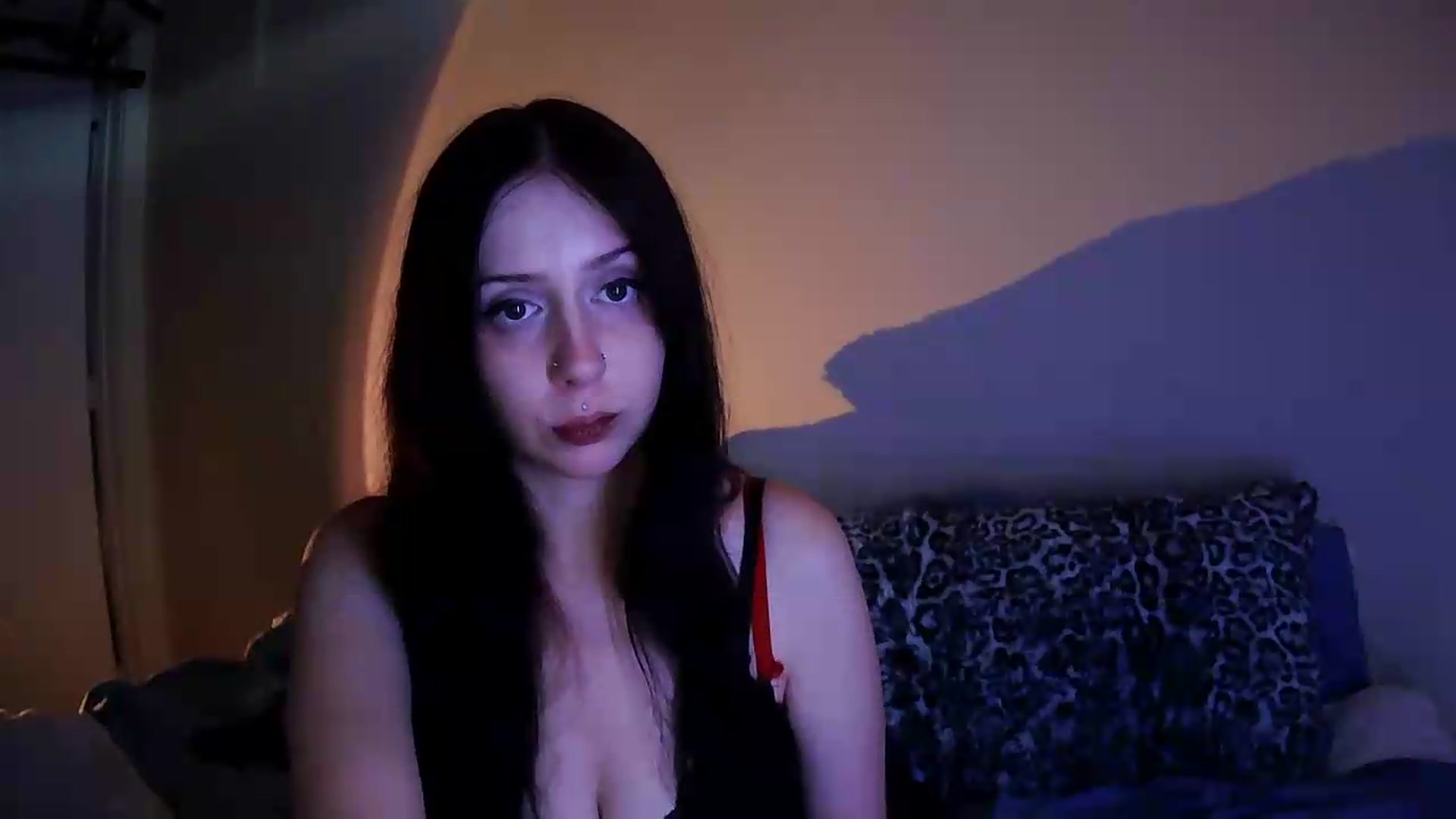 Gallery image thumbnail from Vixendrips's myfreecams stream on, 08/16/2026, 21:38 image 14 of 20