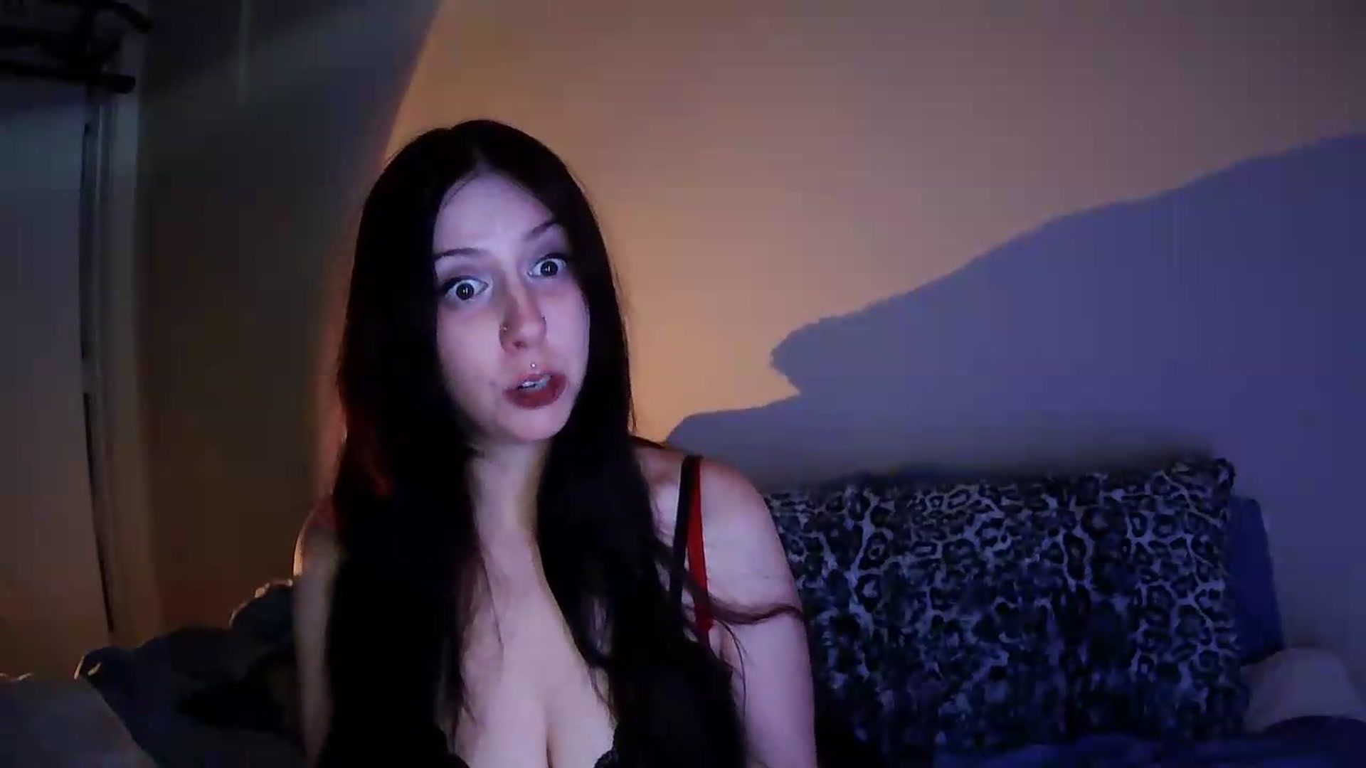 Gallery image thumbnail from Vixendrips's myfreecams stream on, 08/16/2026, 21:38 image 12 of 20
