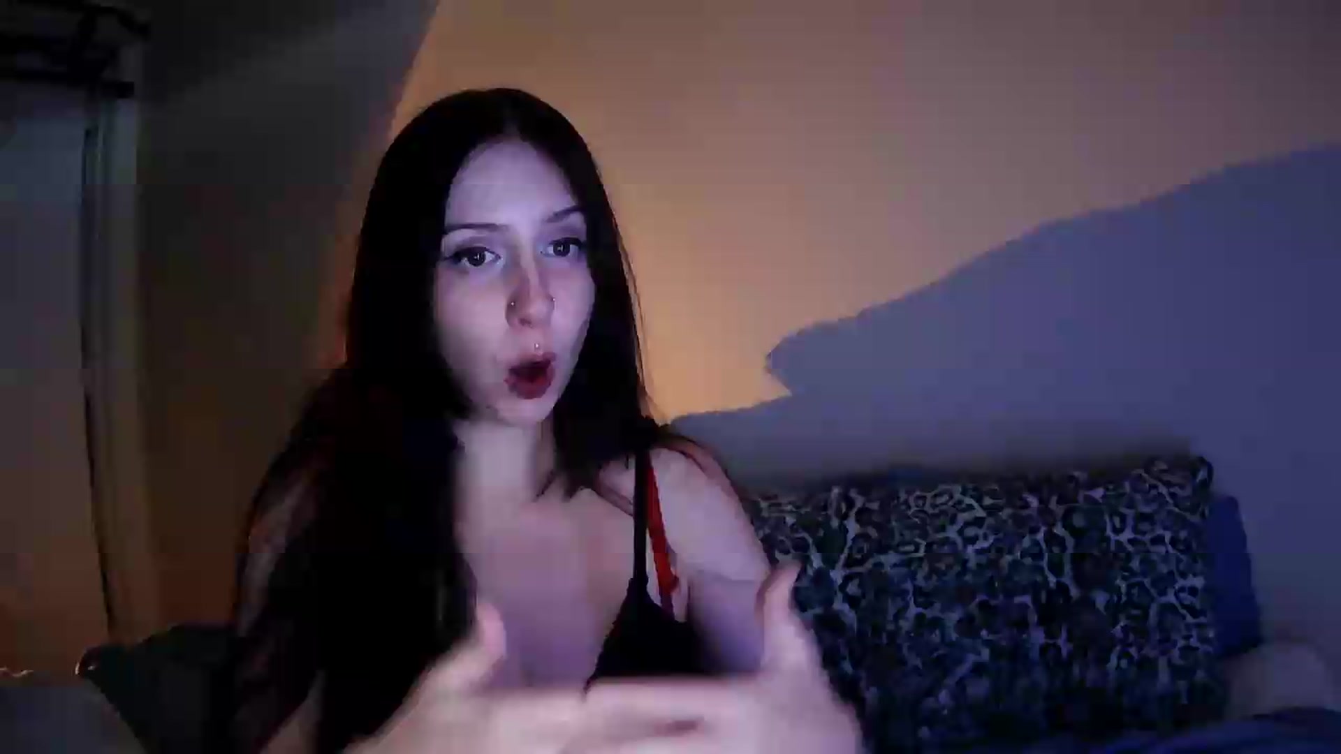 Gallery image thumbnail from Vixendrips's myfreecams stream on, 08/16/2026, 21:38 image 6 of 20