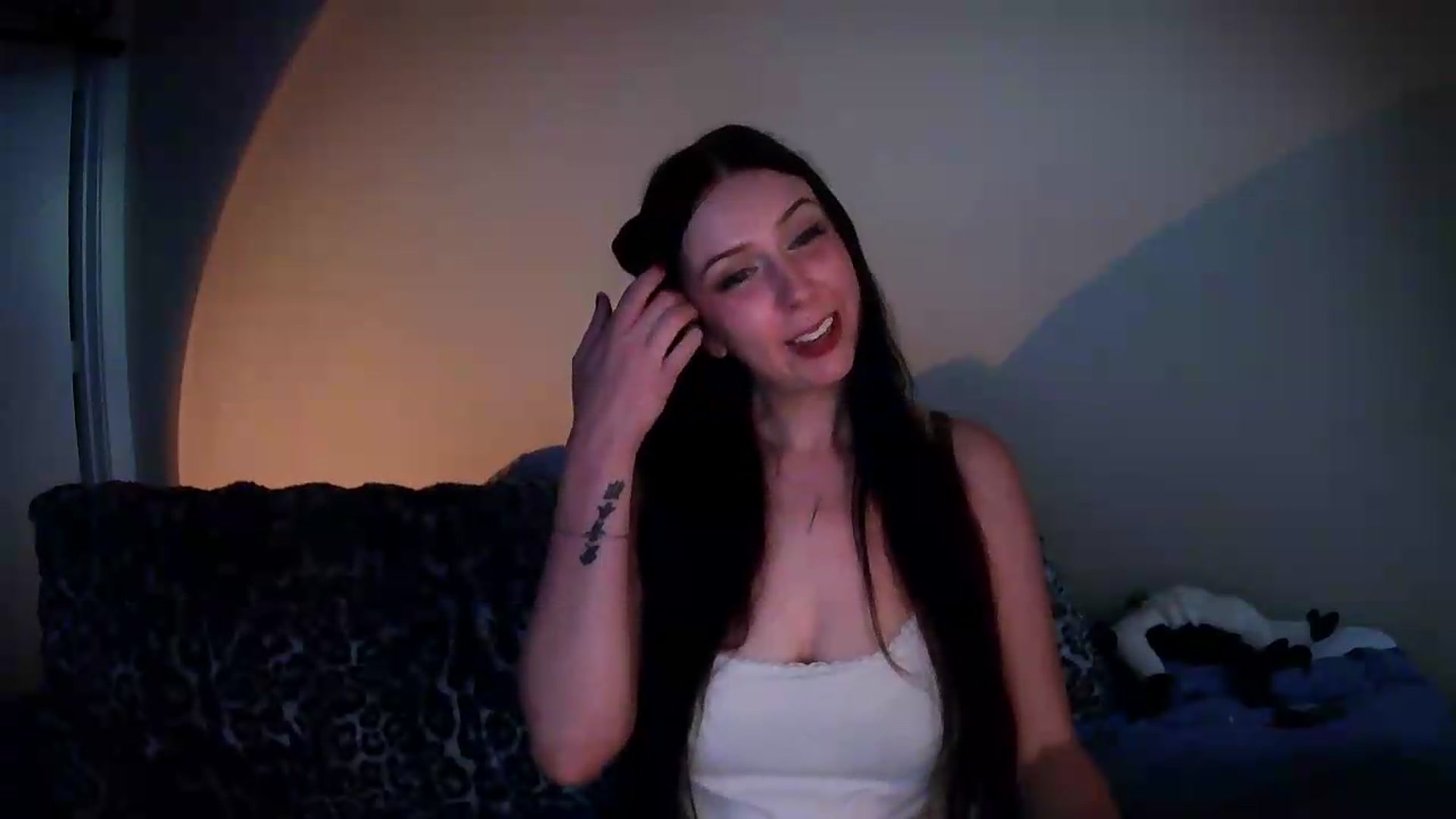 Gallery image thumbnail from Vixendrips's myfreecams stream on, 08/24/2026, 24:02 image 18 of 20