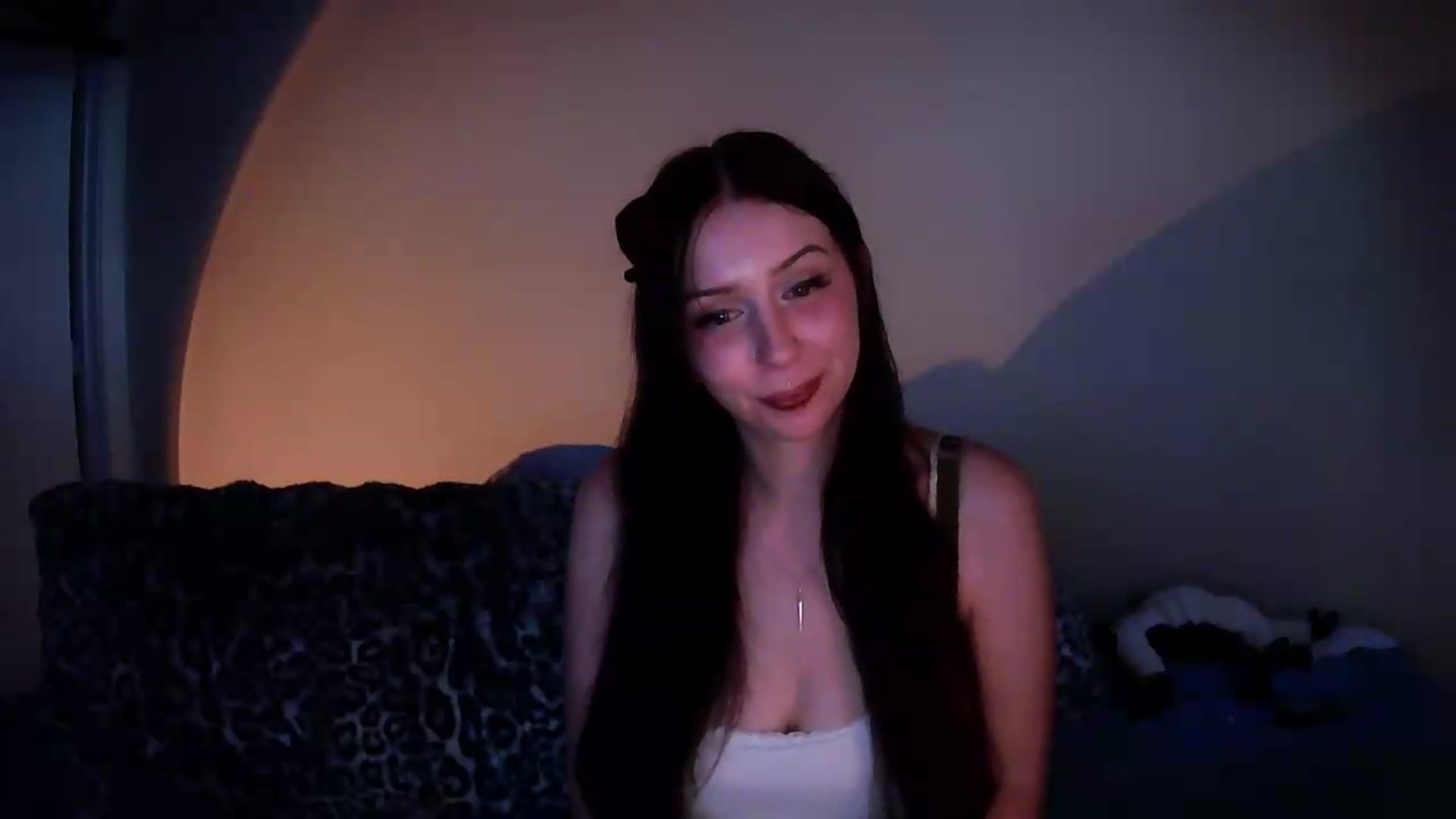 Gallery image thumbnail from Vixendrips's myfreecams stream on, 08/24/2026, 24:28 image 6 of 20