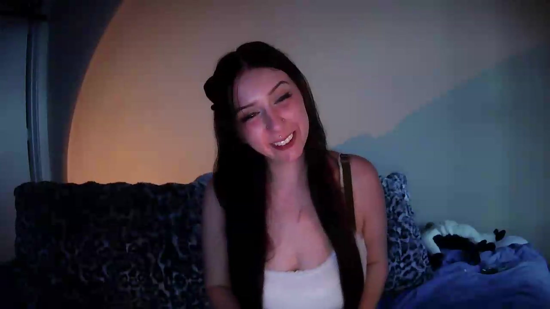 Gallery image thumbnail from Vixendrips's myfreecams stream on, 08/24/2026, 24:28 image 7 of 20