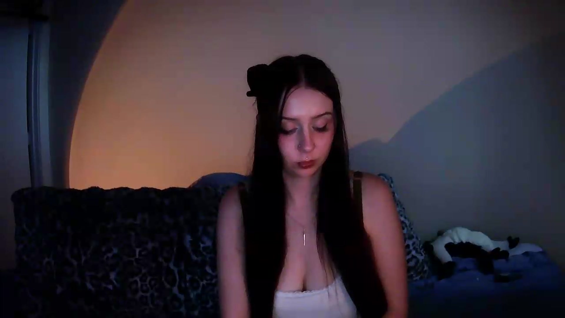 Gallery image thumbnail from Vixendrips's myfreecams stream on, 08/24/2026, 24:28 image 3 of 20