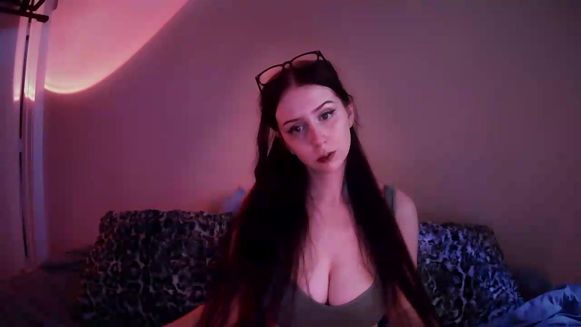 Gallery image thumbnail from Vixendrips's myfreecams stream on, 08/24/2026, 19:25 image 2 of 20