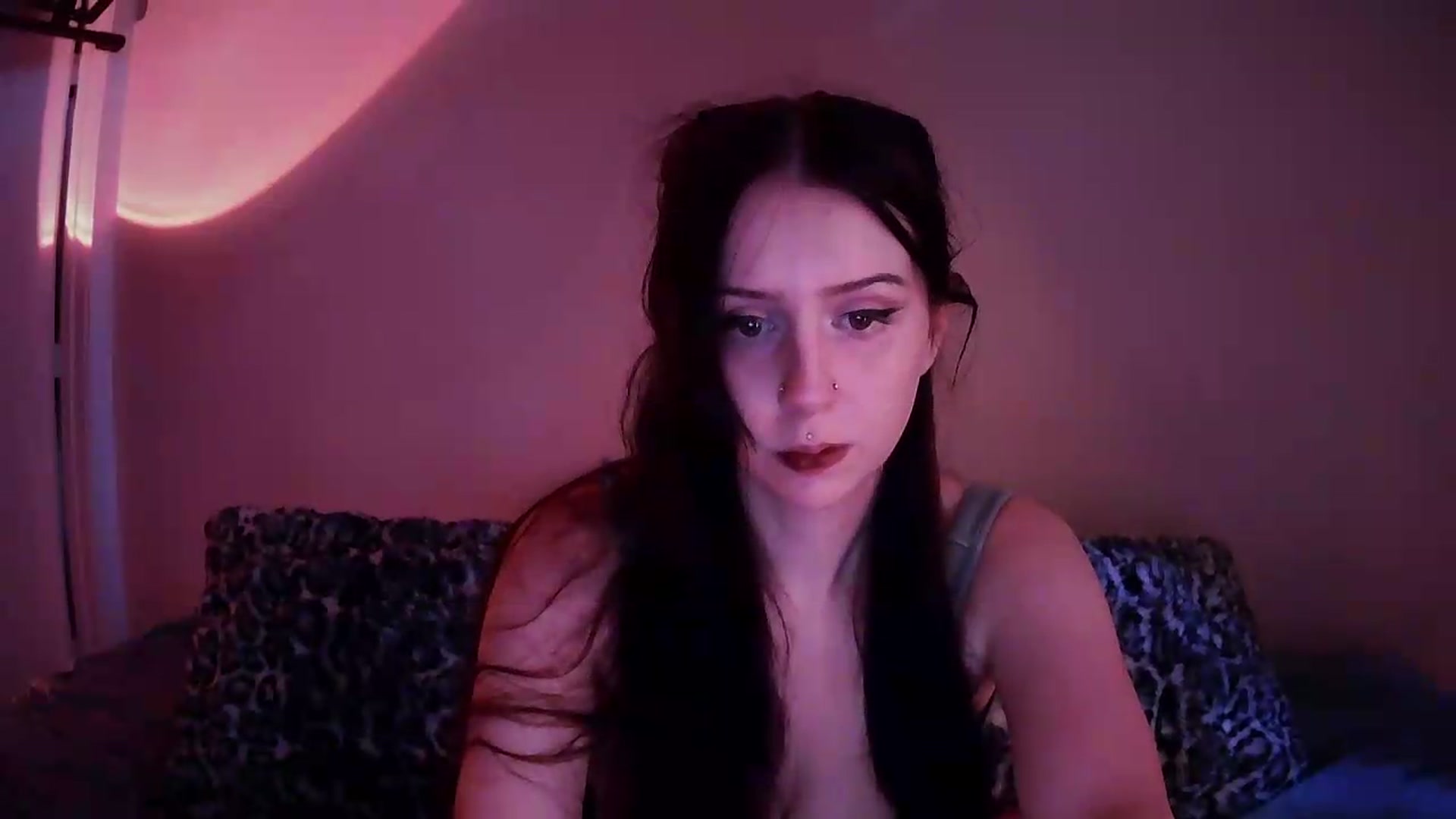 Gallery image thumbnail from Vixendrips's myfreecams stream on, 08/24/2026, 19:25 image 10 of 20