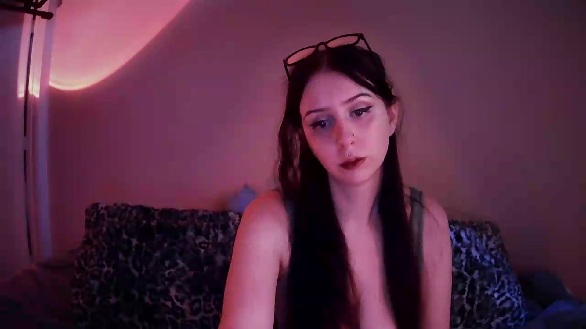 Gallery image thumbnail from Vixendrips's myfreecams stream on, 08/24/2026, 19:25 image 7 of 20