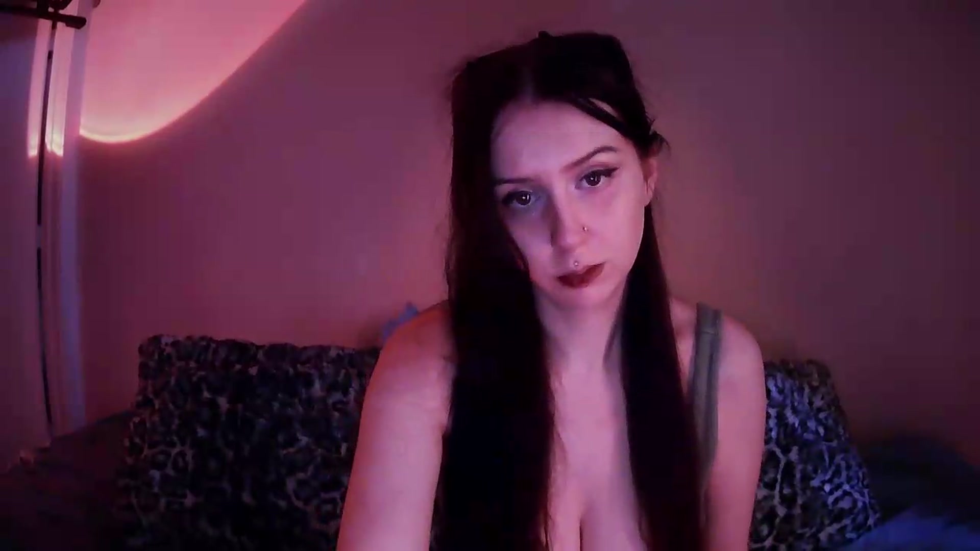 Gallery image thumbnail from Vixendrips's myfreecams stream on, 08/24/2026, 19:25 image 11 of 20
