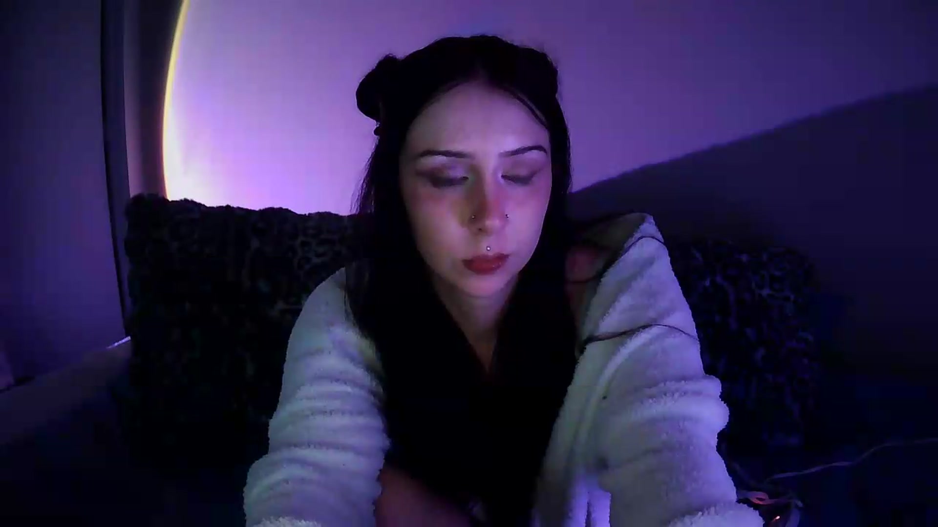 Gallery image thumbnail from Vixendrips's myfreecams stream on, 08/31/2026, 24:46 image 20 of 20
