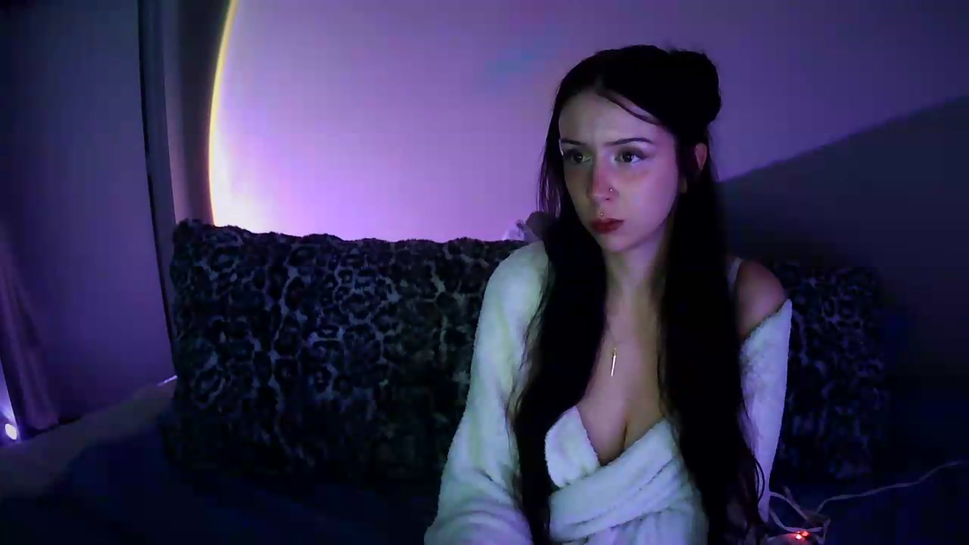 Gallery image thumbnail from Vixendrips's myfreecams stream on, 08/31/2026, 24:46 image 6 of 20