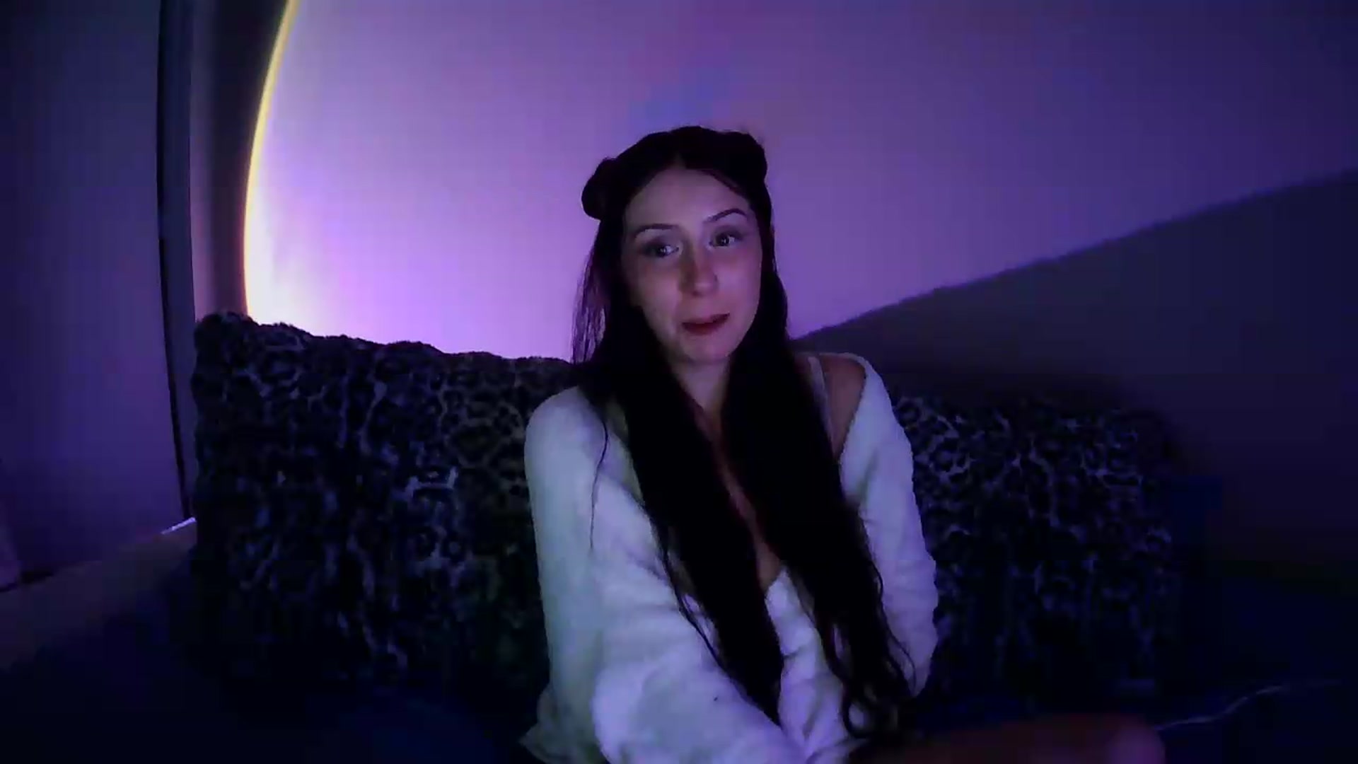 Gallery image thumbnail from Vixendrips's myfreecams stream on, 08/31/2026, 24:46 image 11 of 20