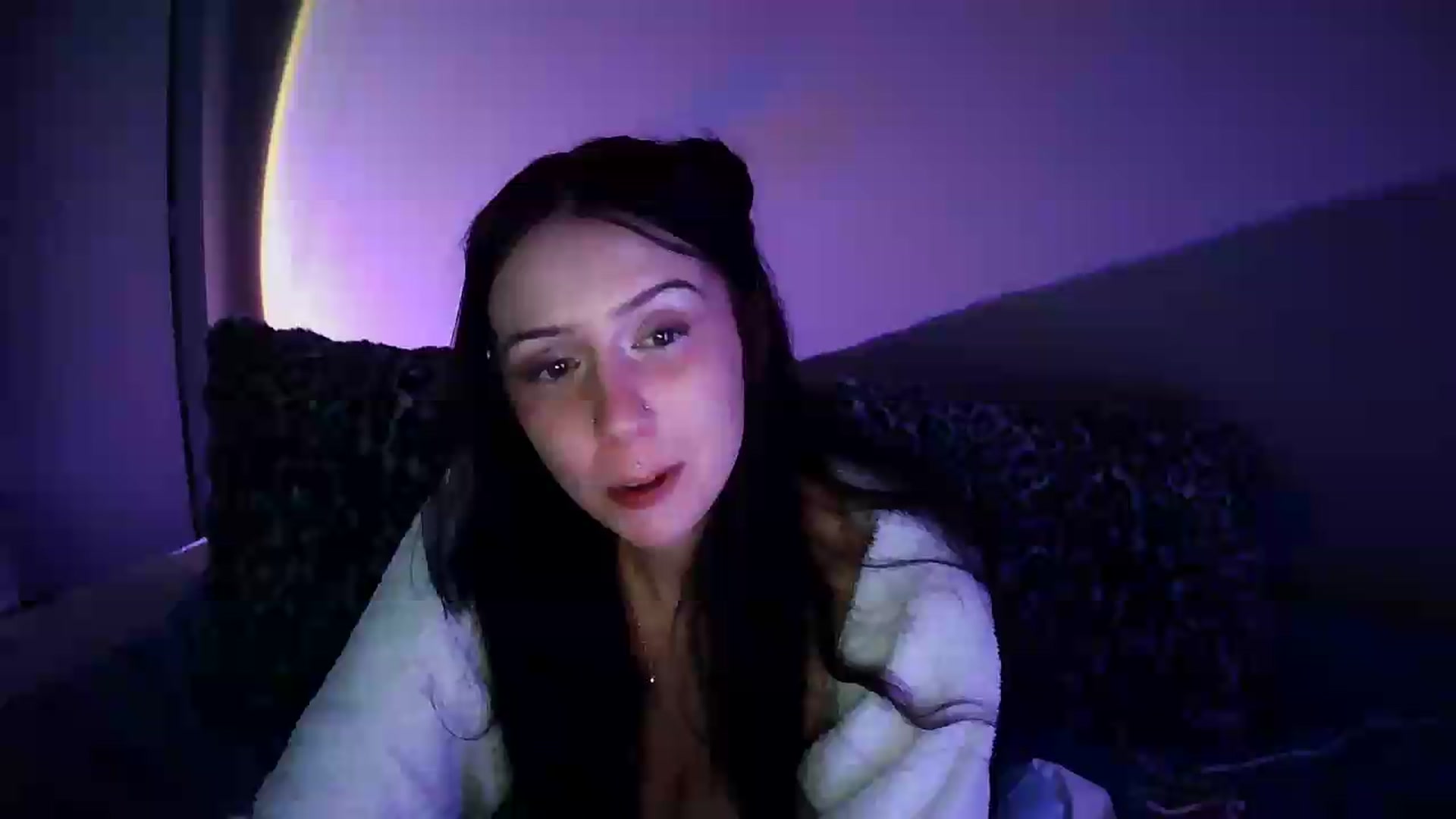 Gallery image thumbnail from Vixendrips's myfreecams stream on, 08/31/2026, 24:46 image 19 of 20