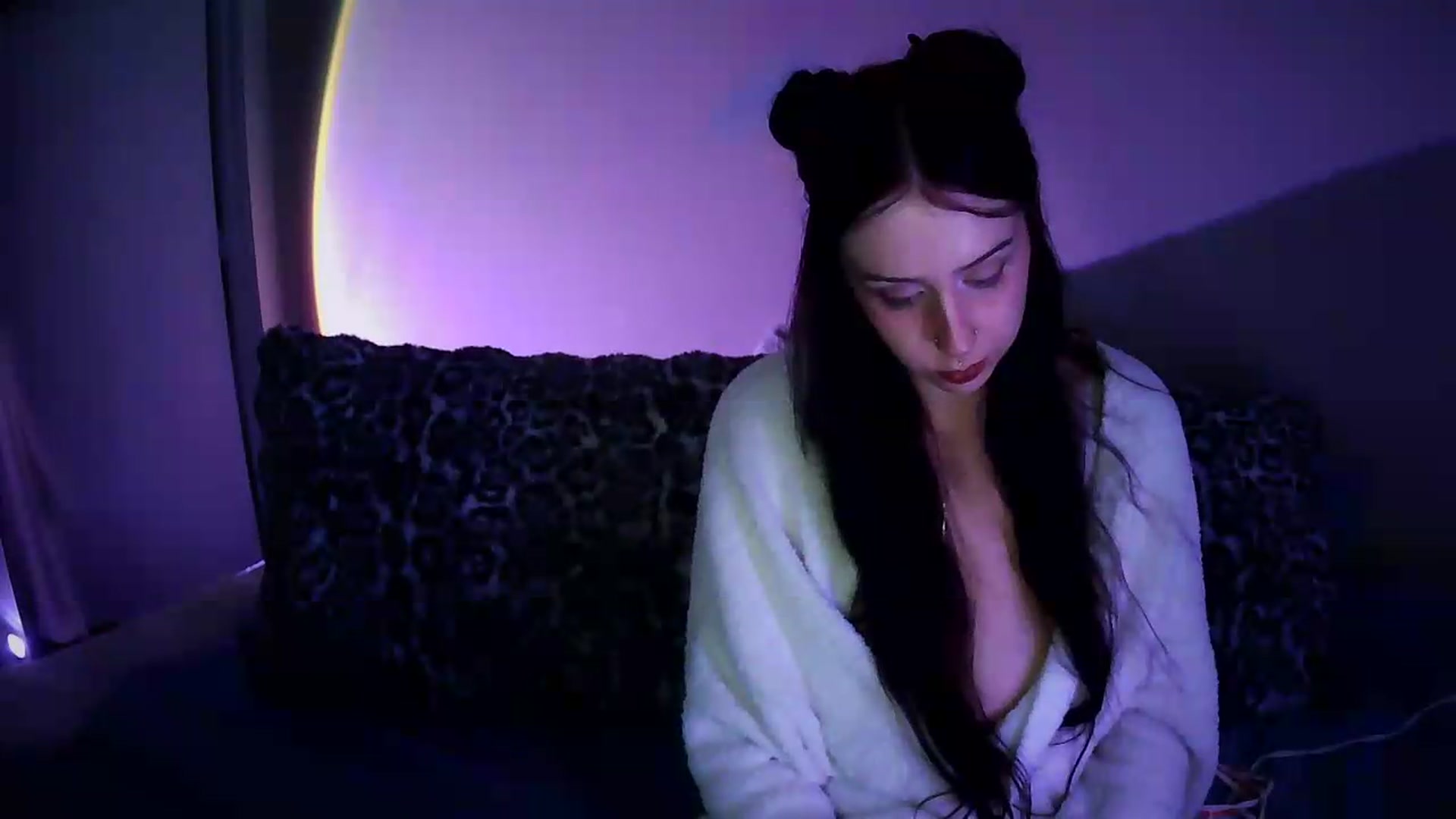 Gallery image thumbnail from Vixendrips's myfreecams stream on, 08/31/2026, 24:46 image 3 of 20