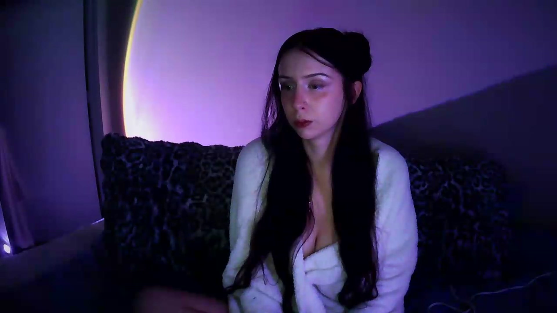 Gallery image thumbnail from Vixendrips's myfreecams stream on, 08/31/2026, 24:46 image 8 of 20