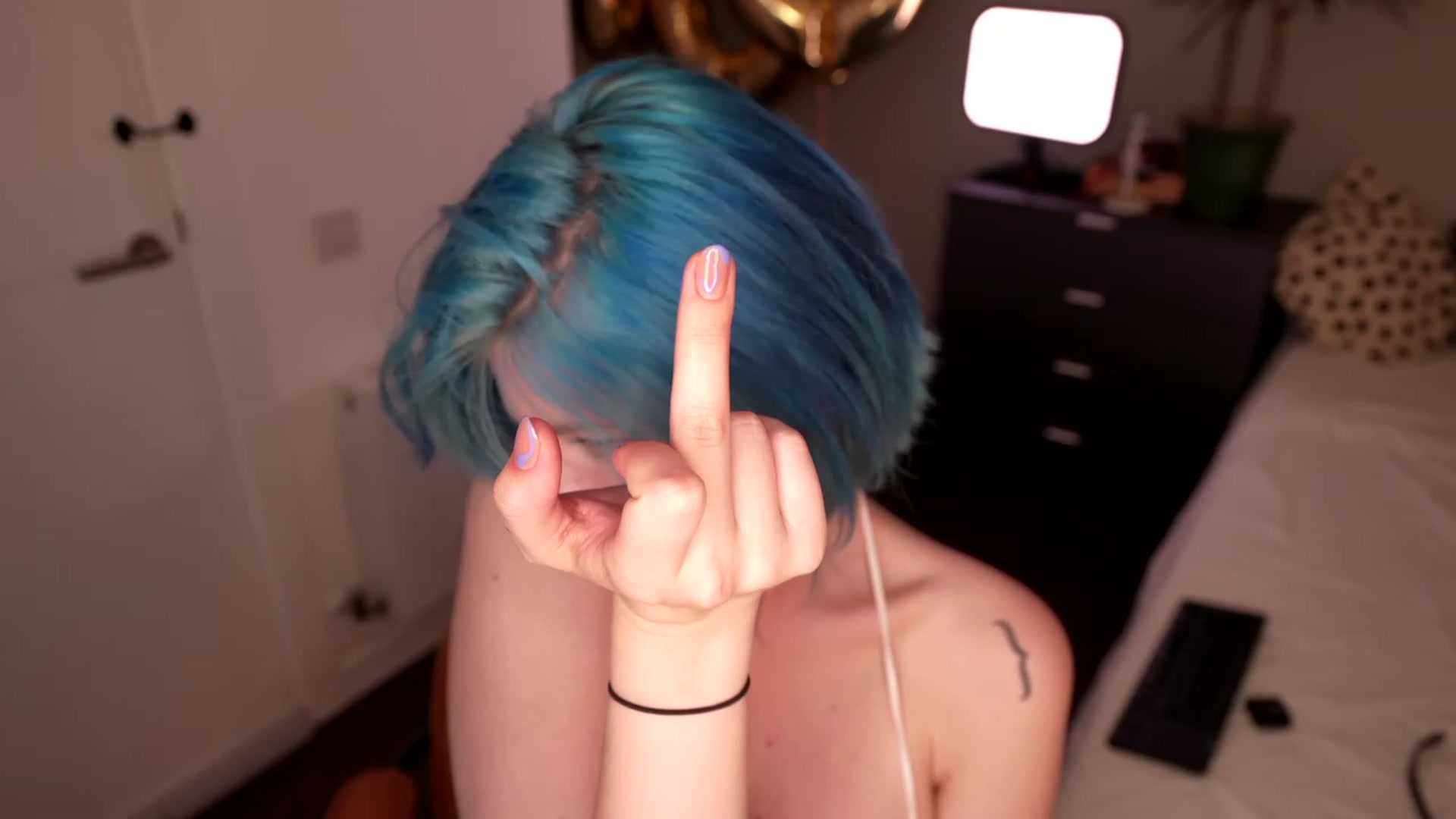 Gallery image thumbnail from Vixenp's myfreecams stream on, 08/05/2023, 01:24 image 18 of 20