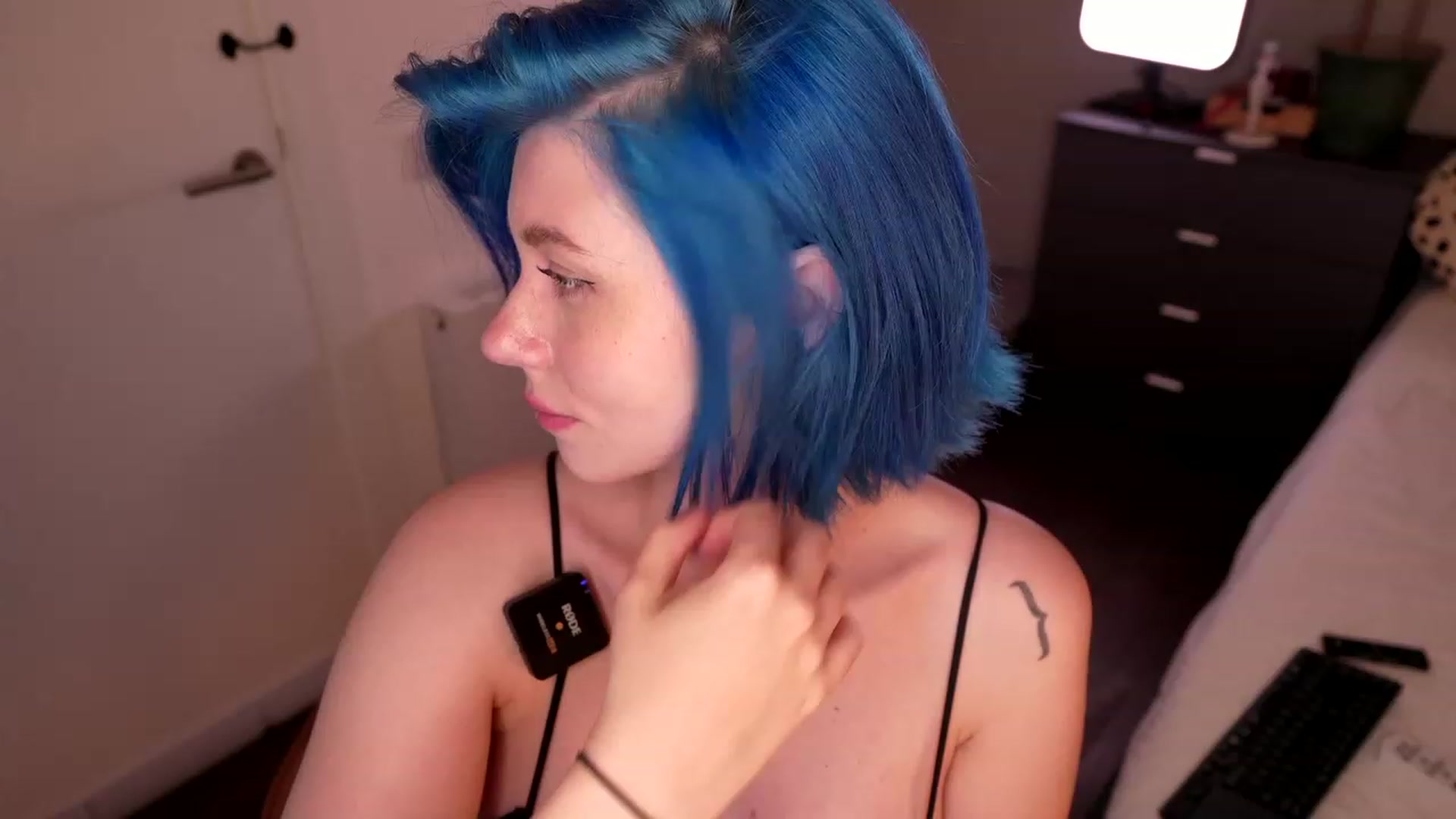 Gallery image thumbnail from Vixenp's myfreecams stream on, 08/05/2023, 23:47 image 16 of 20