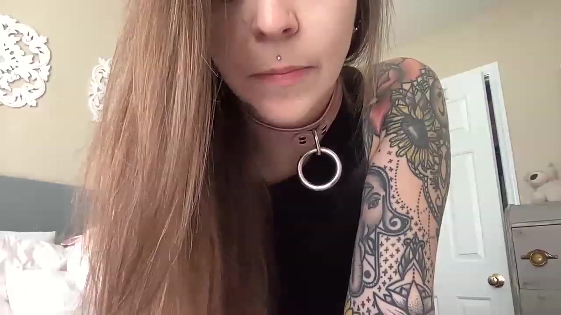 Gallery image thumbnail from Vixeyyy's myfreecams stream on, 03/09/2023, 20:08 image 2 of 20