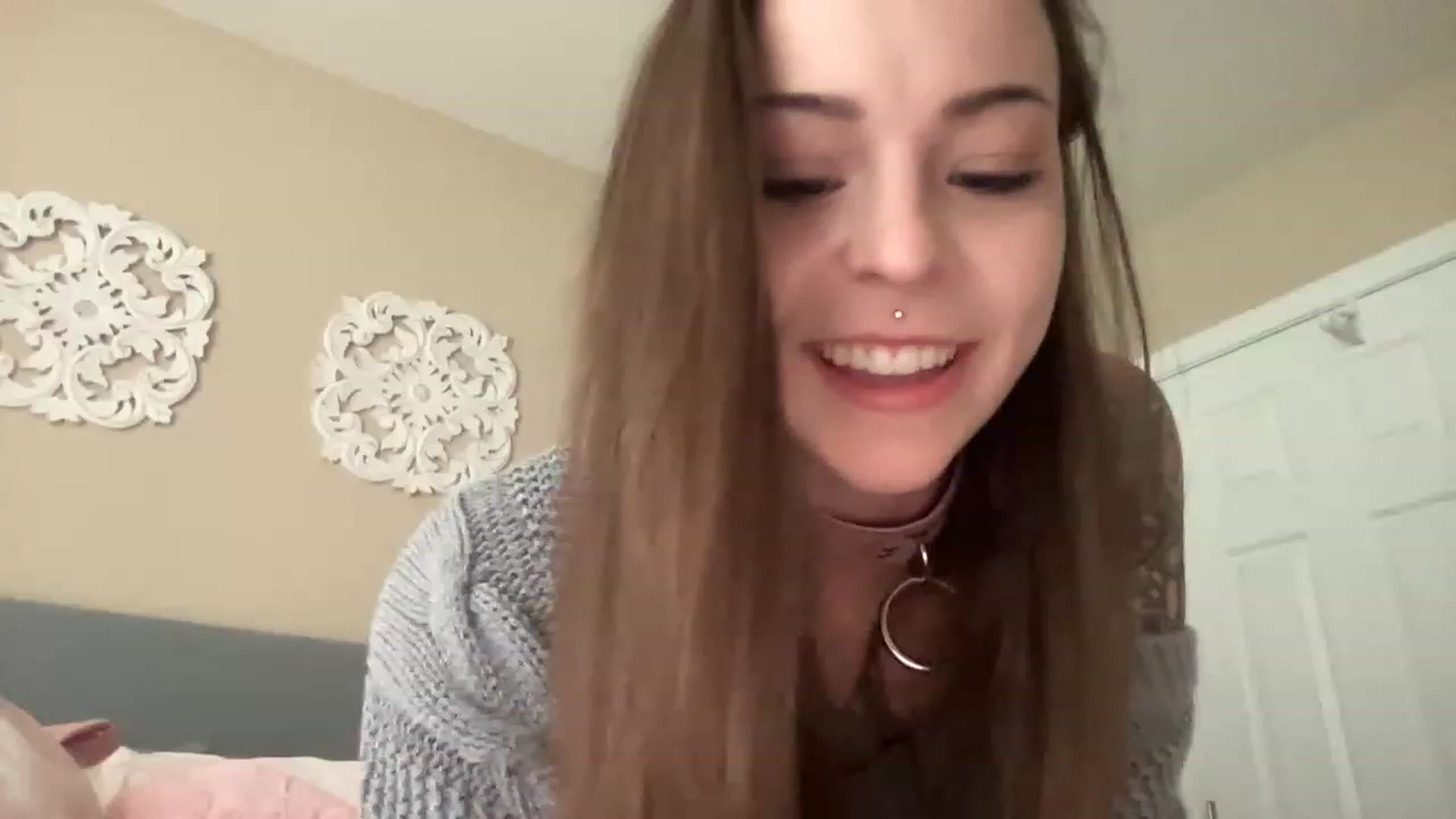 Gallery image thumbnail from Vixeyyy's myfreecams stream on, 03/12/2023, 17:58 image 2 of 20