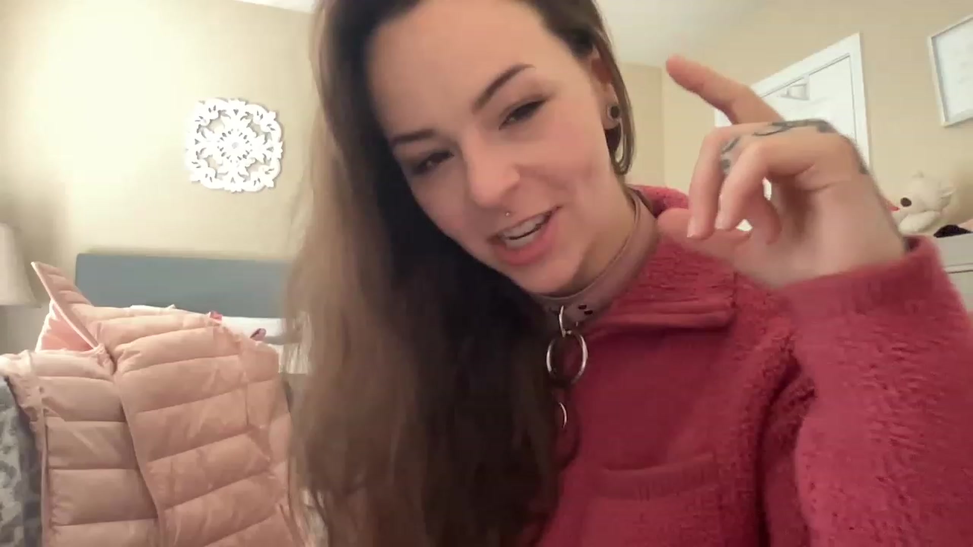 Gallery image thumbnail from Vixeyyy's myfreecams stream on, 03/16/2023, 15:23 image 12 of 20