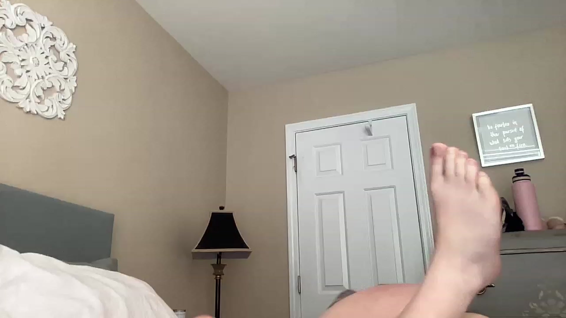 Gallery image thumbnail from Vixeyyy's myfreecams stream on, 03/20/2023, 18:45 image 12 of 20
