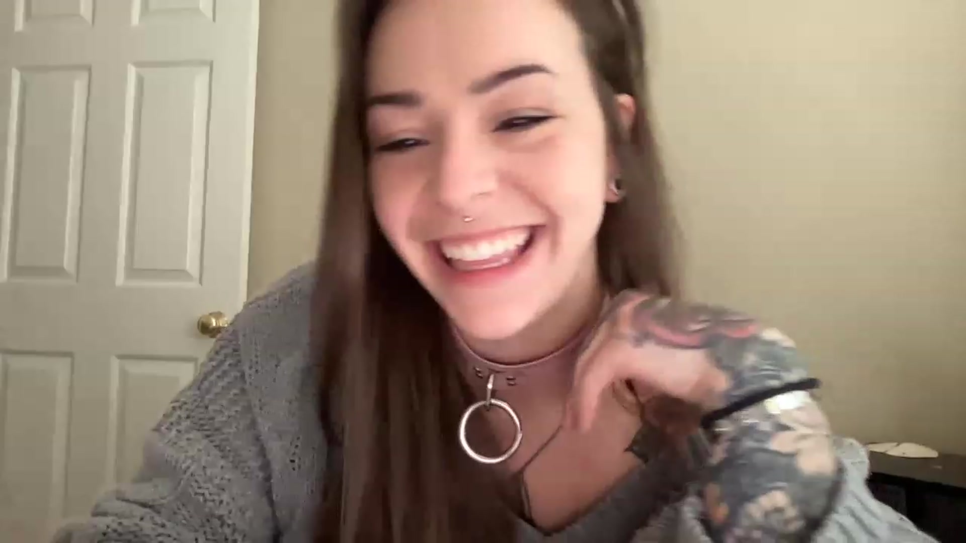 Gallery image thumbnail from Vixeyyy's myfreecams stream on, 03/24/2023, 13:52 image 13 of 20
