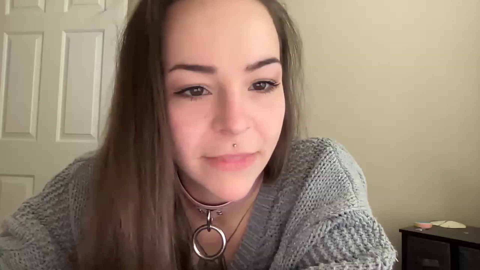 Gallery image thumbnail from Vixeyyy's myfreecams stream on, 03/24/2023, 13:52 image 9 of 20
