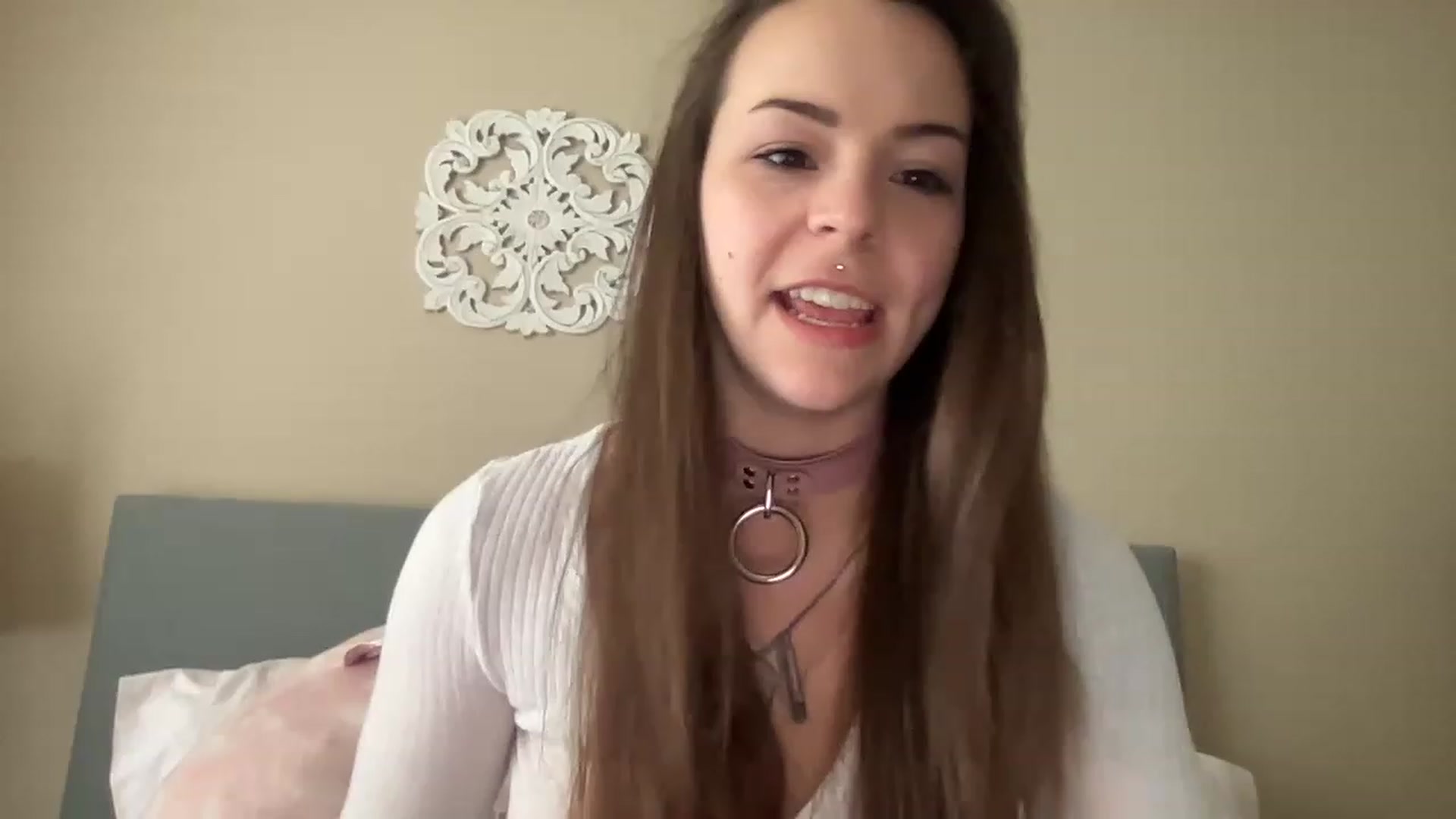 Gallery image thumbnail from Vixeyyy's myfreecams stream on, 03/28/2023, 14:12 image 9 of 20