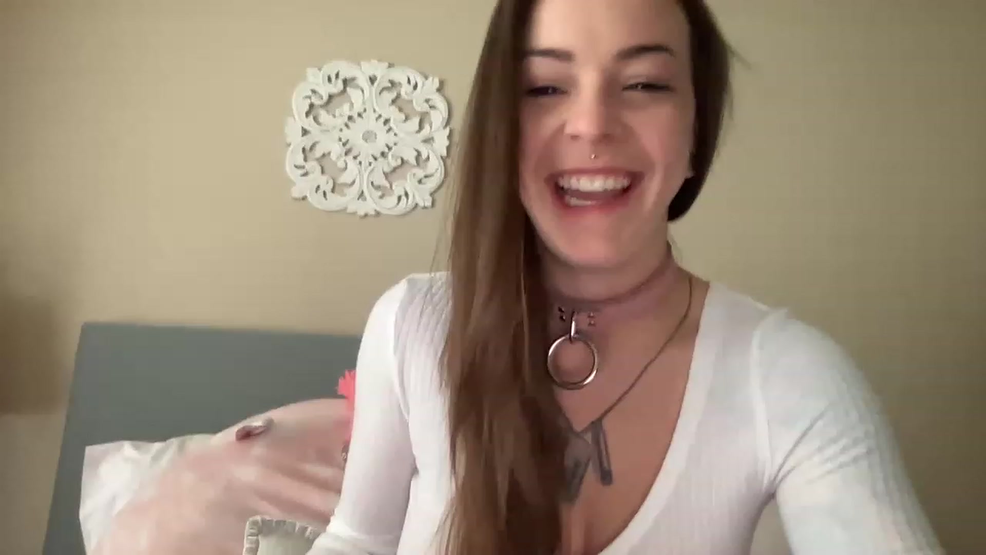 Gallery image thumbnail from Vixeyyy's myfreecams stream on, 03/28/2023, 14:12 image 19 of 20