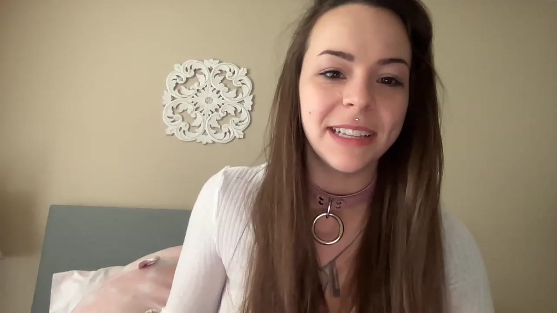 Gallery image thumbnail from Vixeyyy's myfreecams stream on, 03/28/2023, 14:12 image 8 of 20