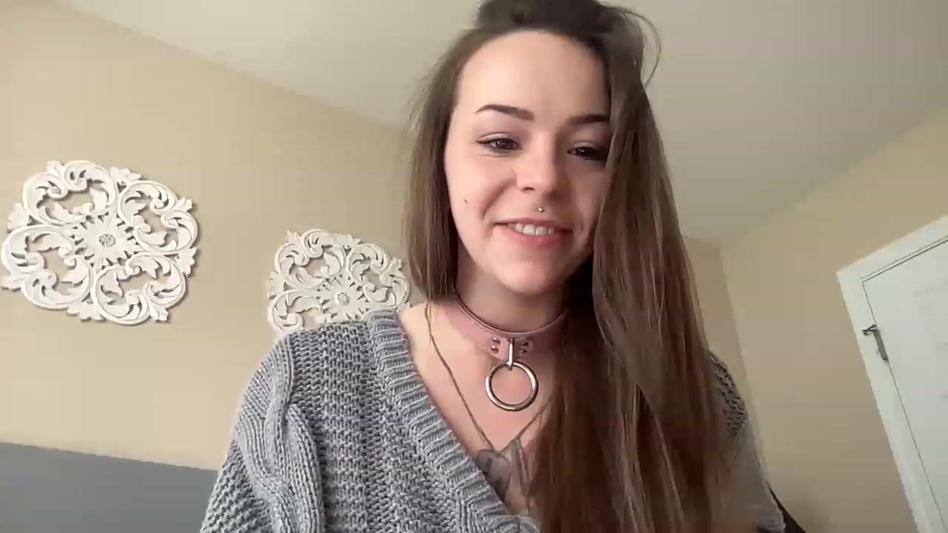 Gallery image thumbnail from Vixeyyy's myfreecams stream on, 03/29/2023, 13:59 image 5 of 20