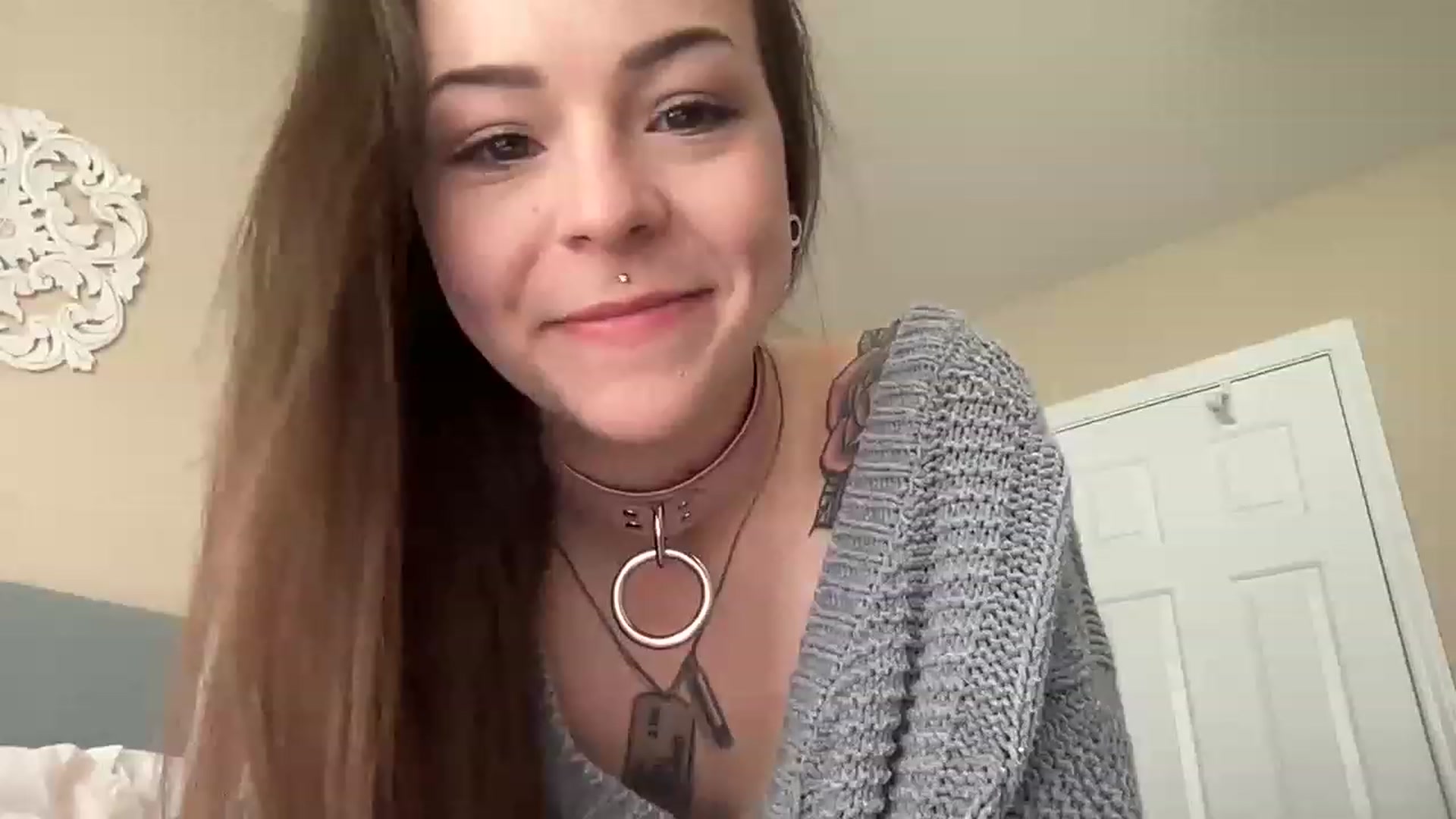 Gallery image thumbnail from Vixeyyy's myfreecams stream on, 03/29/2023, 13:59 image 10 of 20