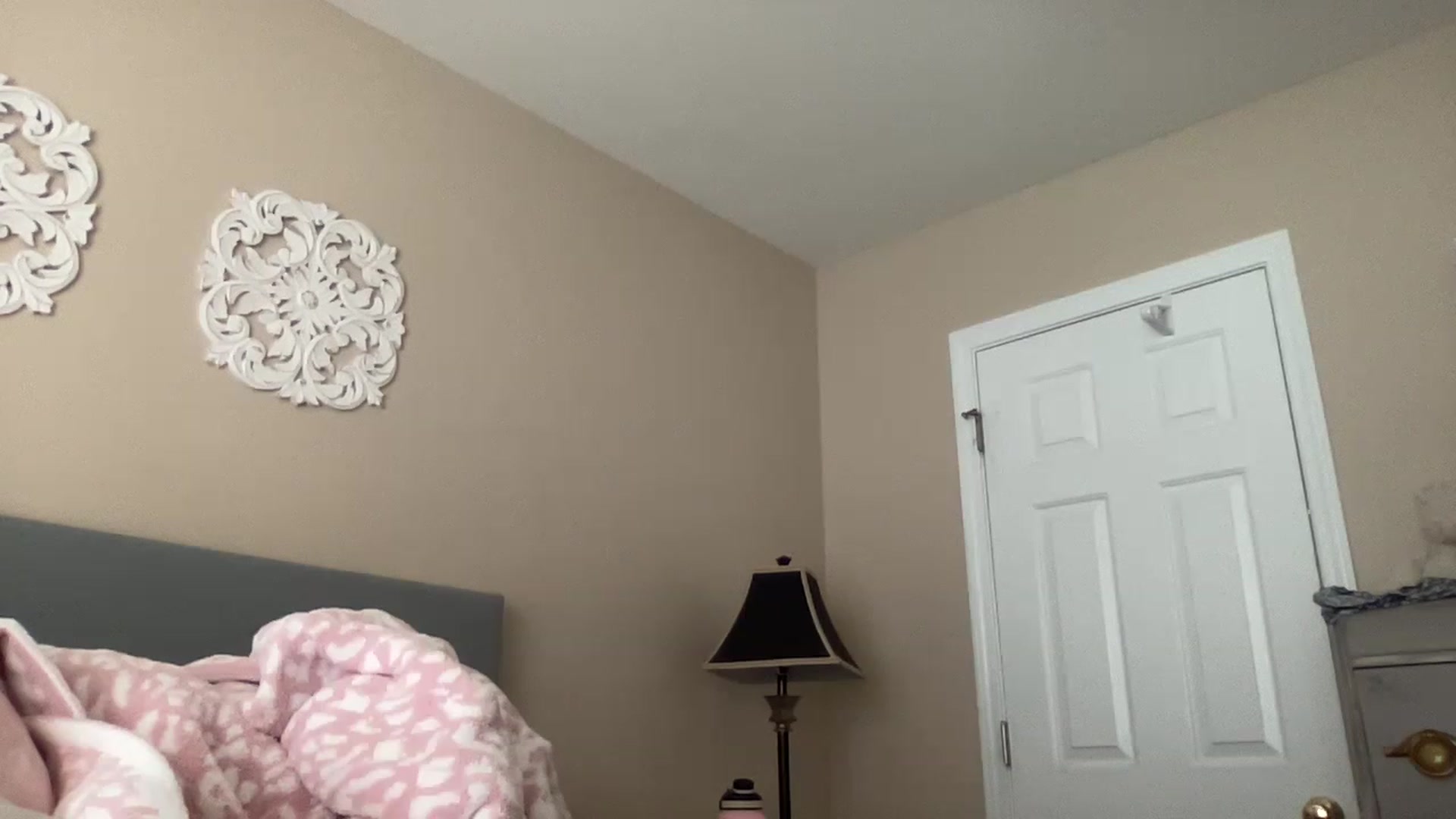 Gallery image thumbnail from Vixeyyy's myfreecams stream on, 04/07/2023, 18:39 image 4 of 20
