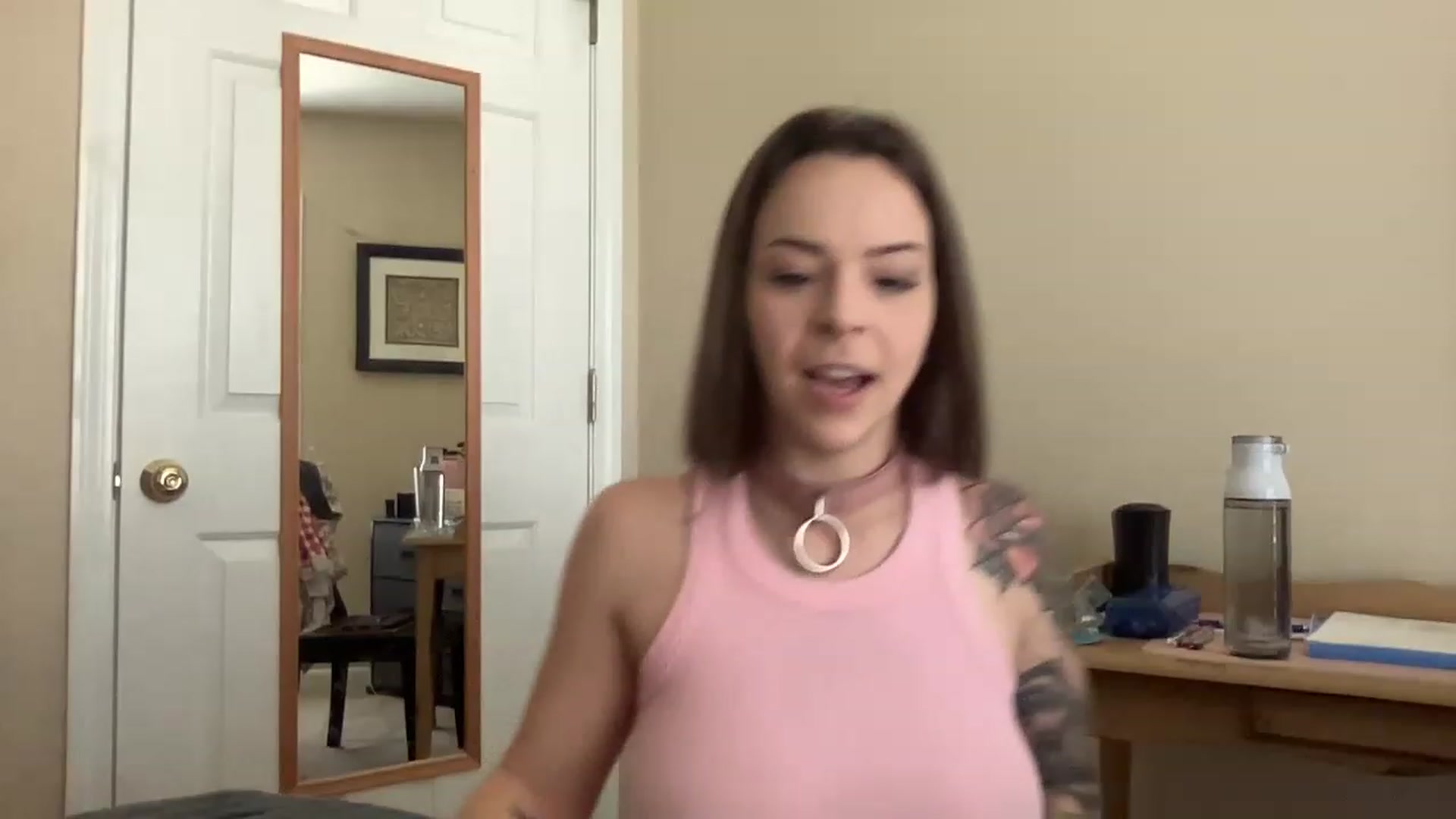 Gallery image thumbnail from Vixeyyy's myfreecams stream on, 04/10/2023, 13:29 image 14 of 20