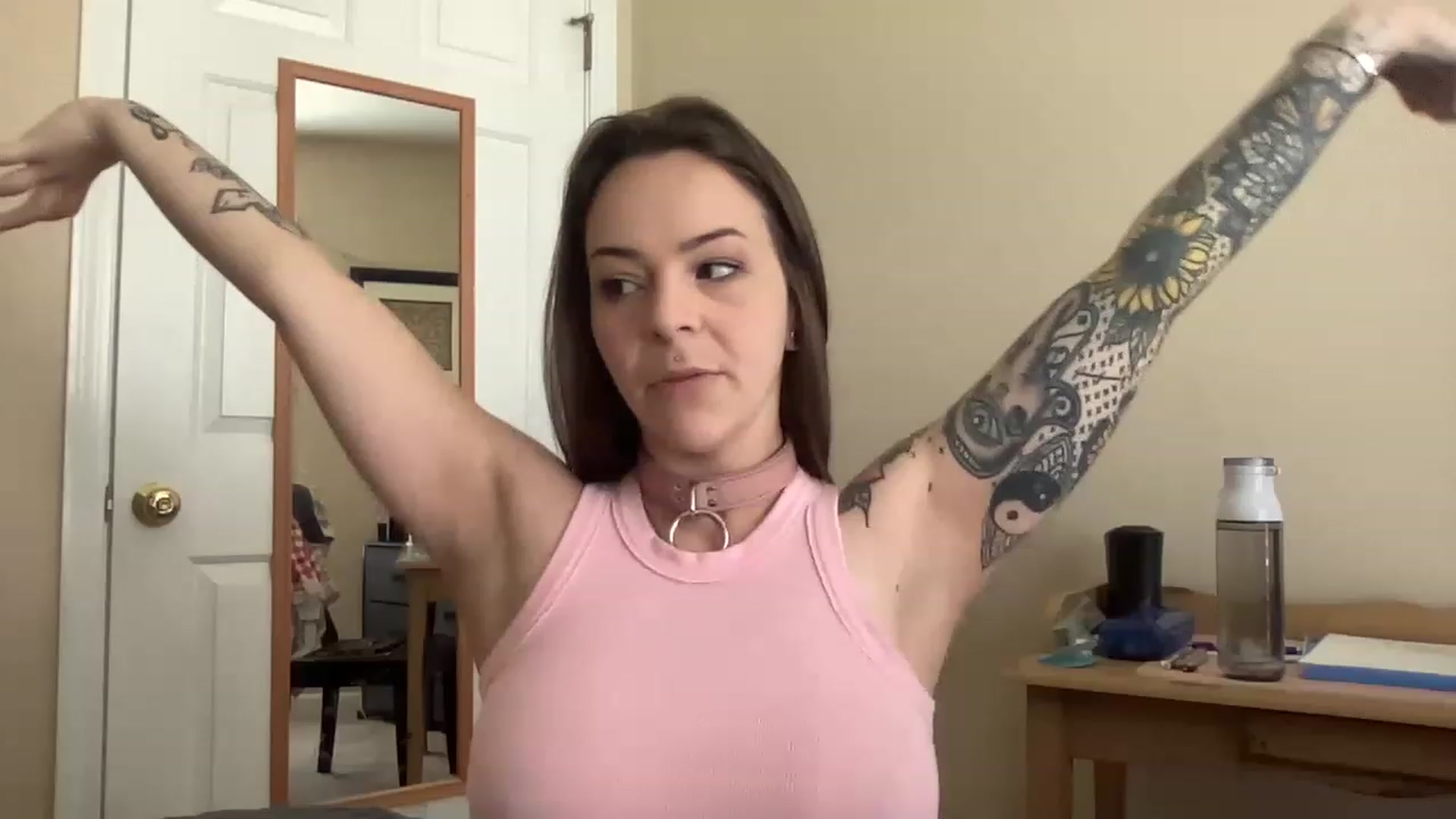 Gallery image thumbnail from Vixeyyy's myfreecams stream on, 04/10/2023, 13:29 image 12 of 20