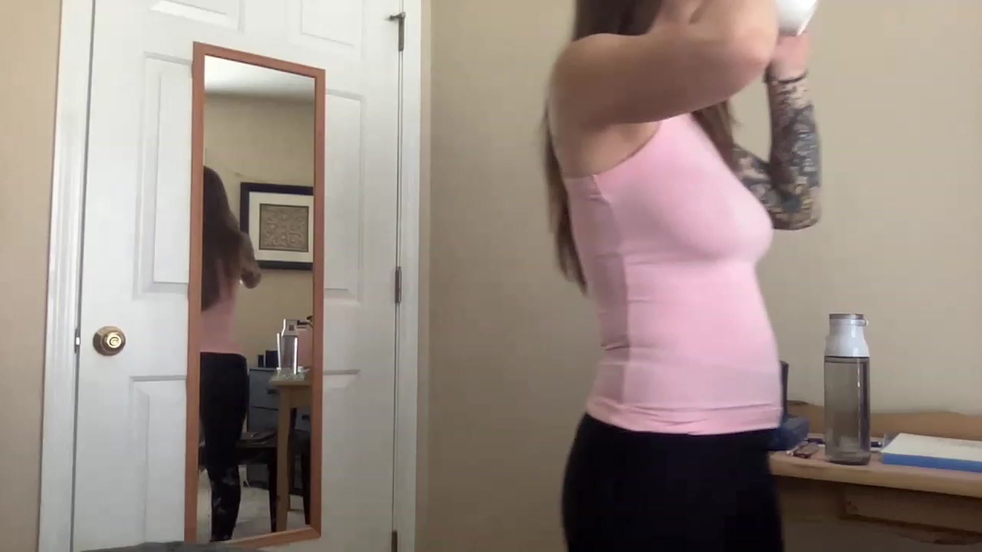 Gallery image thumbnail from Vixeyyy's myfreecams stream on, 04/10/2023, 13:29 image 4 of 20